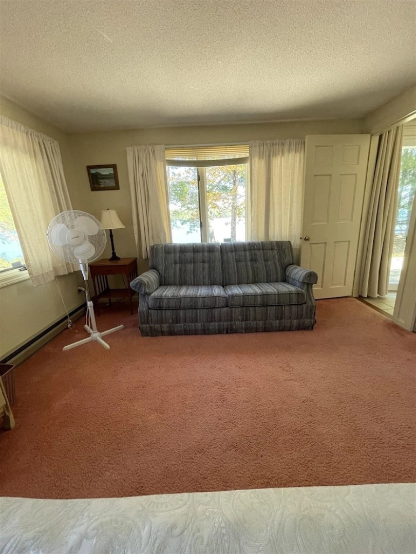 Martin Place Limit 6 2 Bedroom Cabin by RedAwning