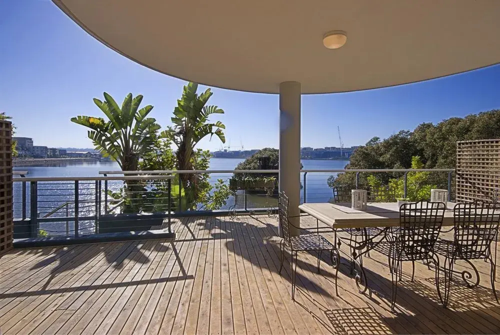 Homebush Bay Self-Contained Modern Two-Bedroom Apartments (BEN)