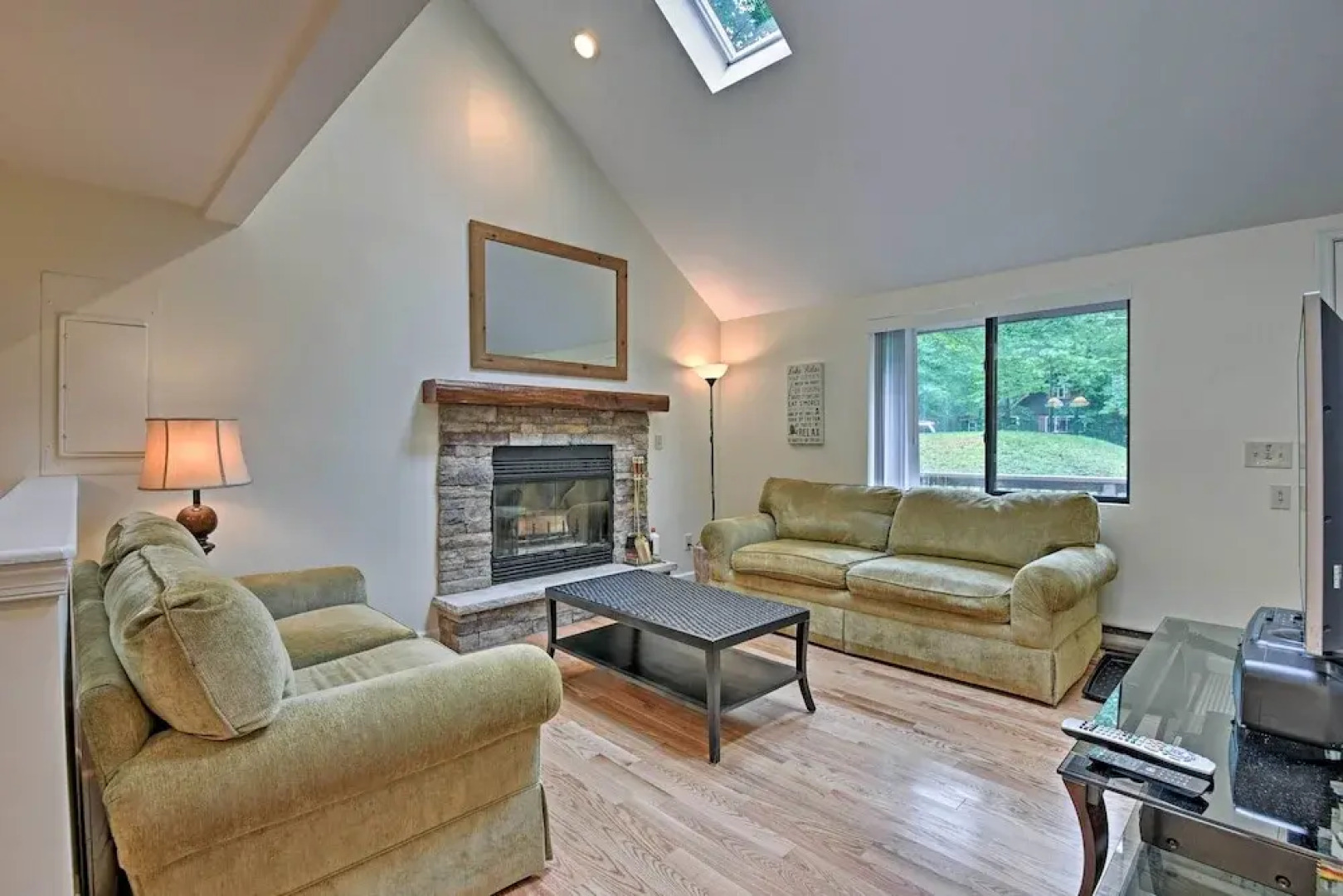 Deck & Fire Pit: Pocono Lake Home Near Skiing!