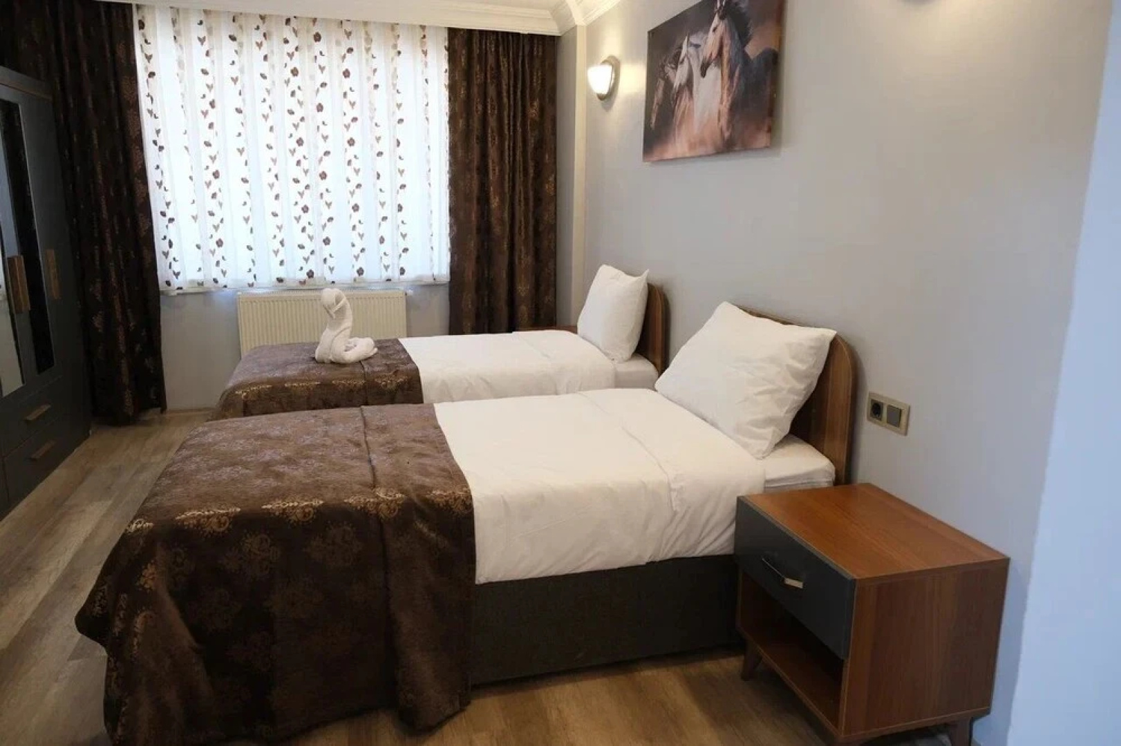 Gunday Otel