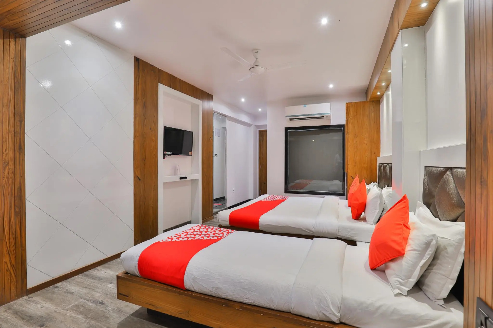 OYO 1389 Hotel Relax Inn