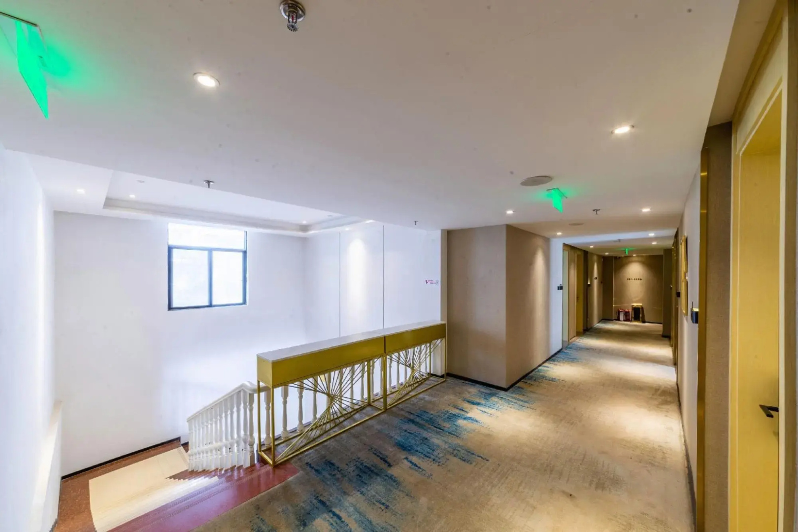 Huanyu Prestige Hotel (Lingshan People's Hospital)