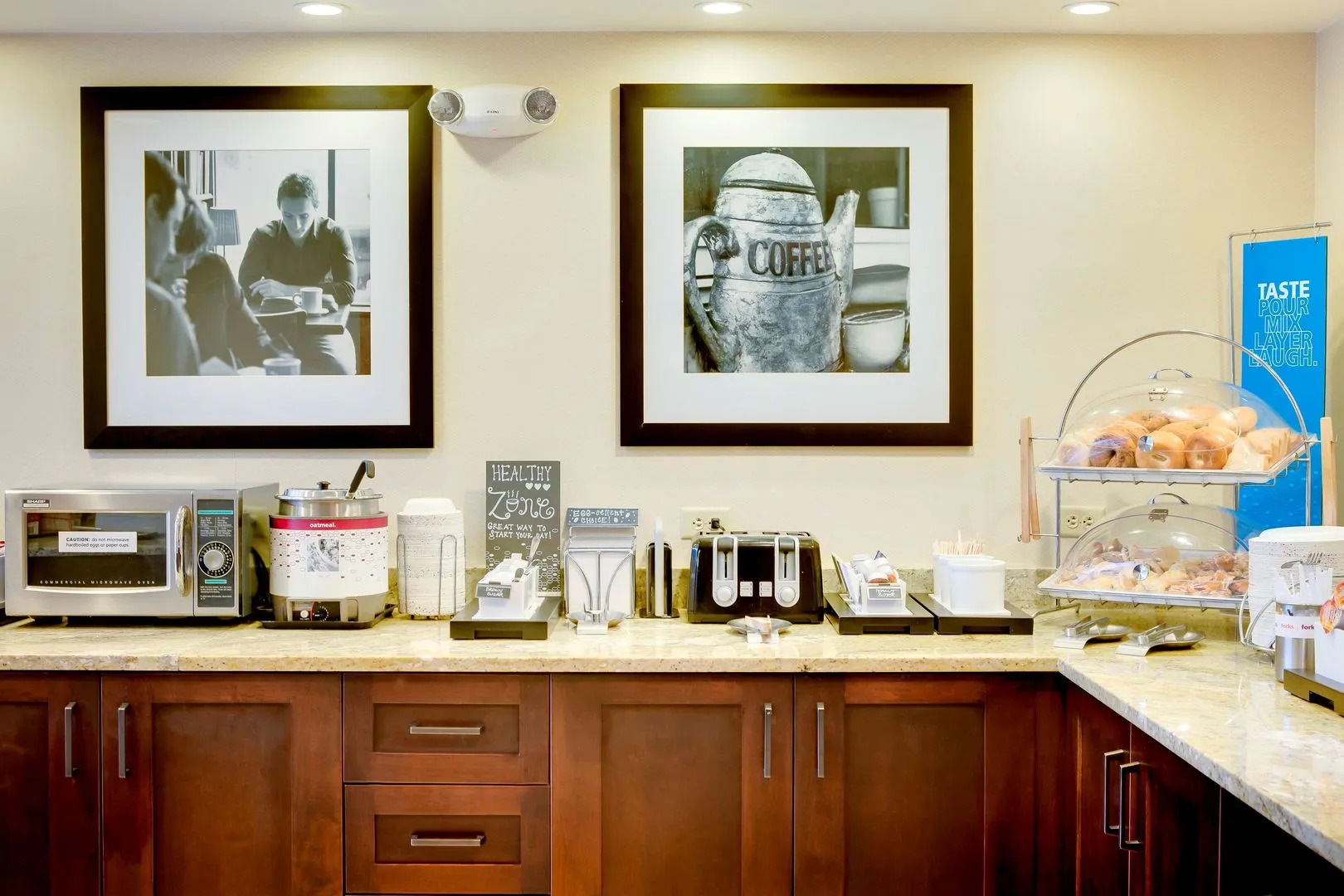 Pittsburgh Airport Inn and Suites