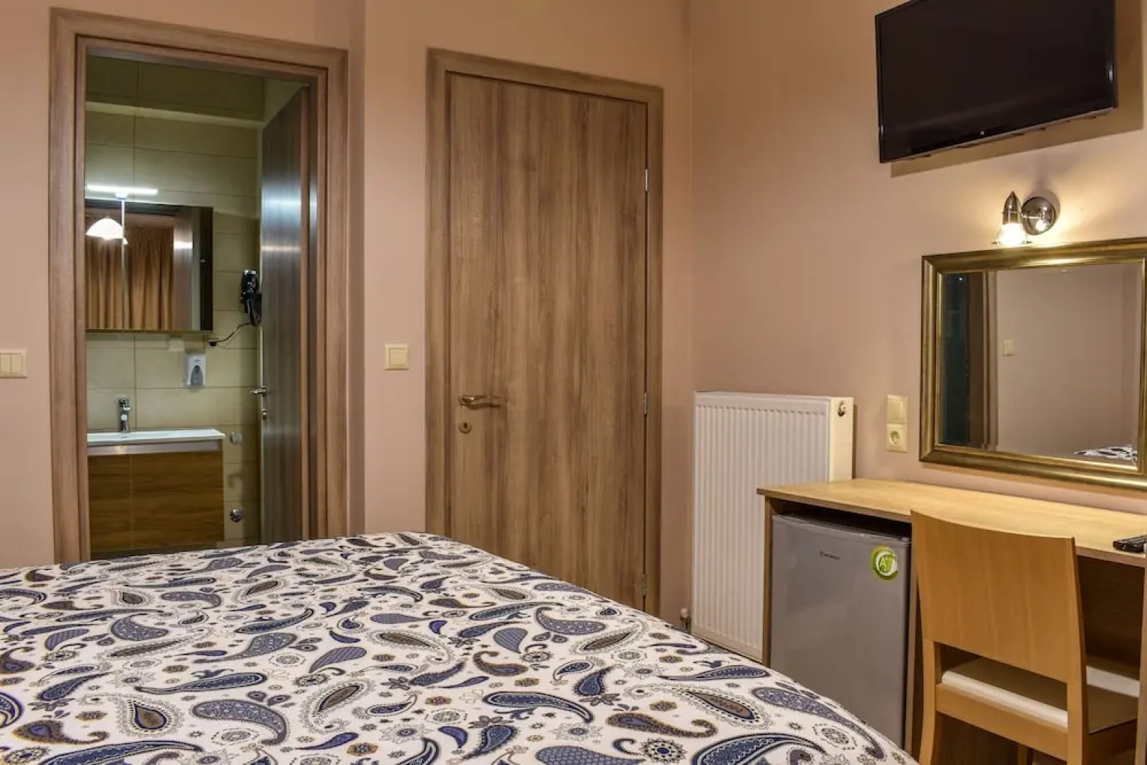 Elia Deluxe Accommodation