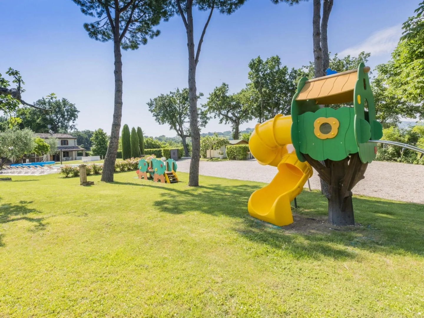 Exclusive Outdoor 2 Bubble Baths, Heated Pool, Gym