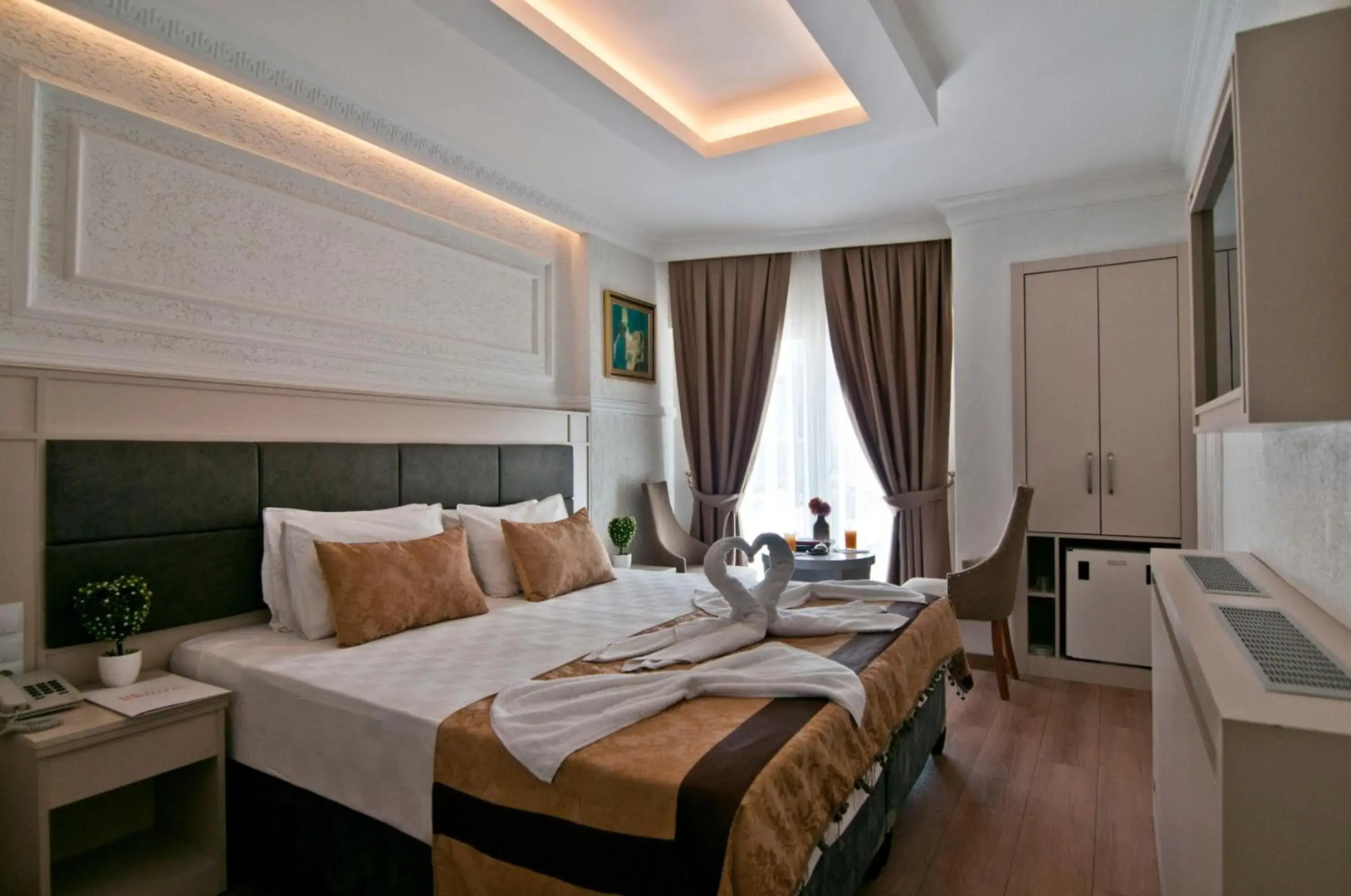 Royce Hotel