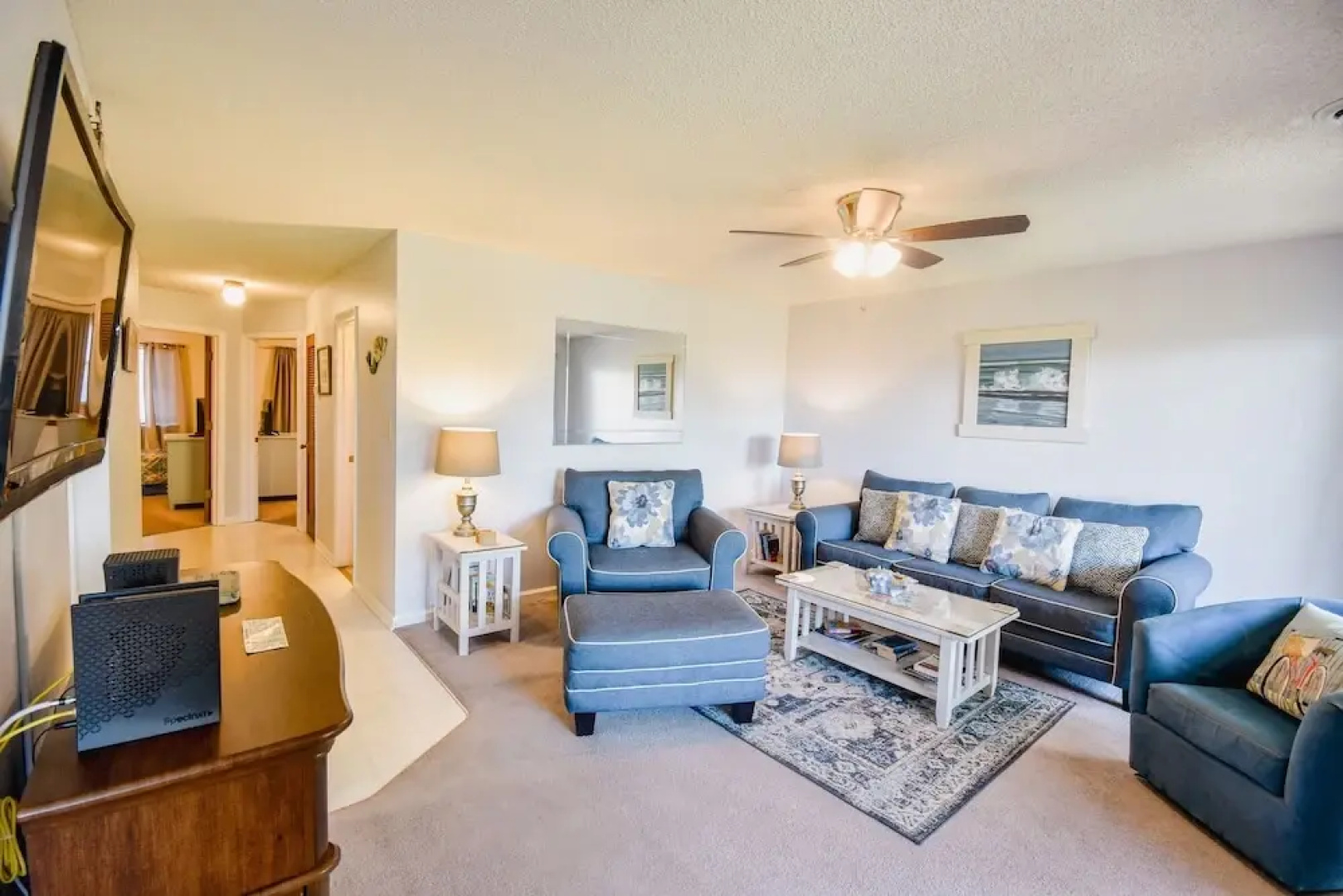 Hermitage 1g 2 Bedroom Condo by RedAwning
