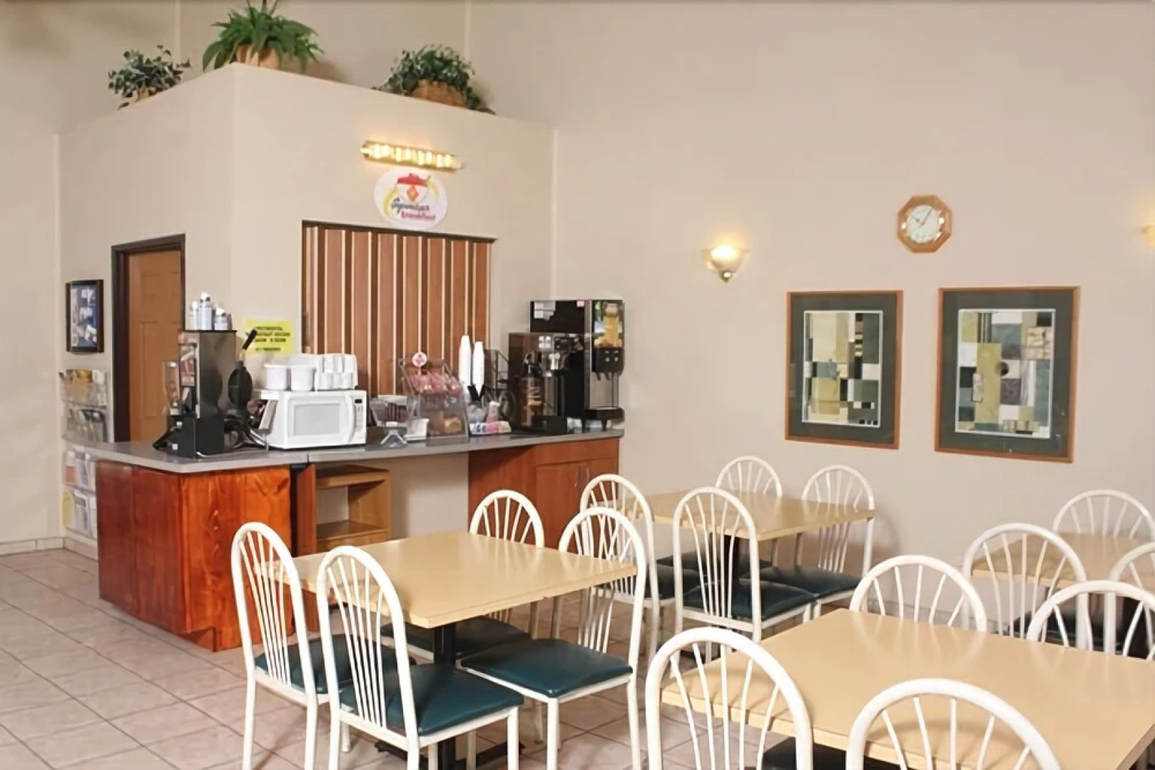Centerstone Inn & Suites Carlyle