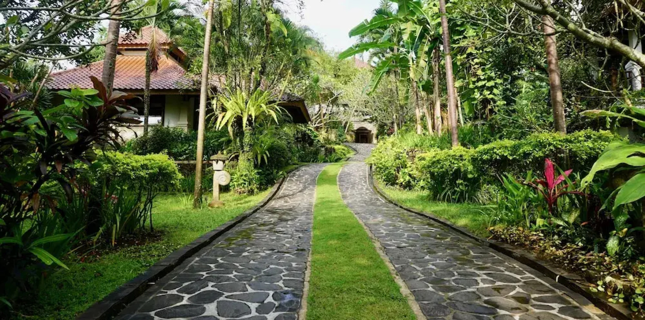 Gunung Paradis Retreat