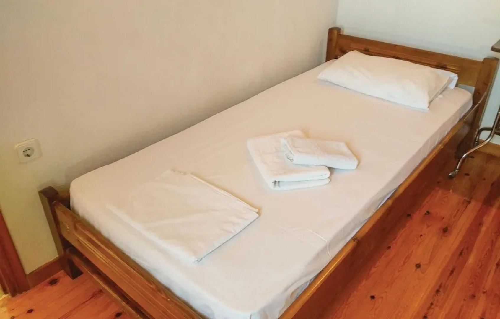 Nice Apartment in Korfos, Korinthos With 3 Bedrooms and Wifi