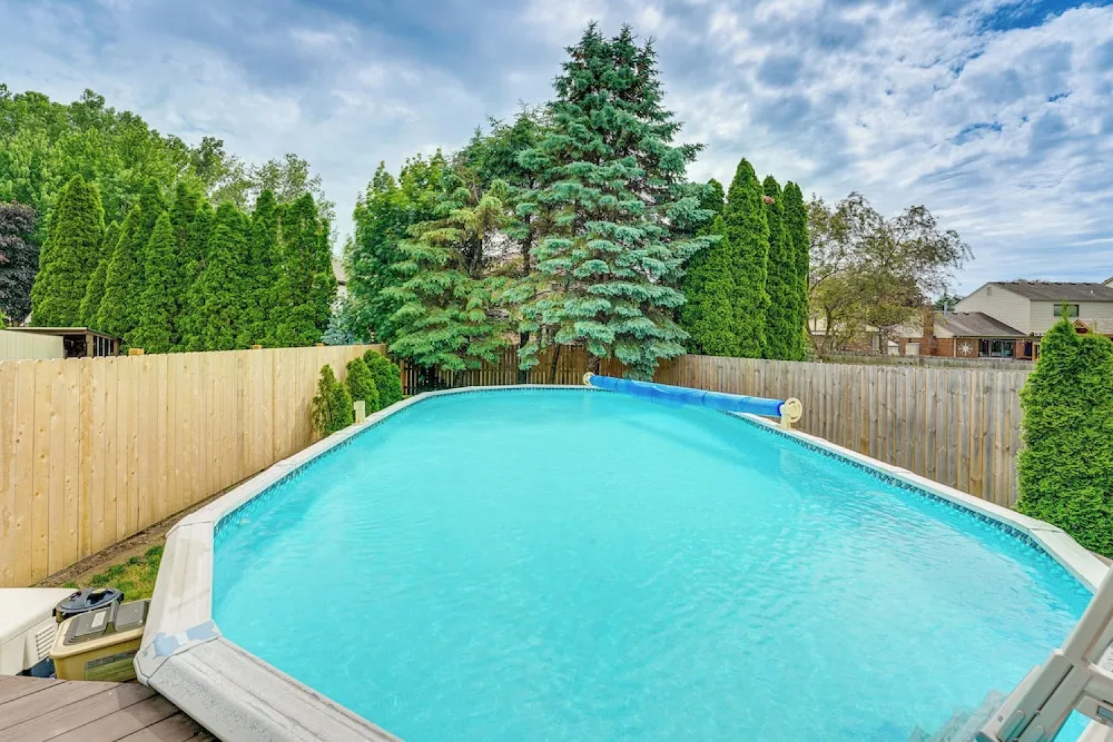 Sterling Heights Getaway w/ Fire Pit!