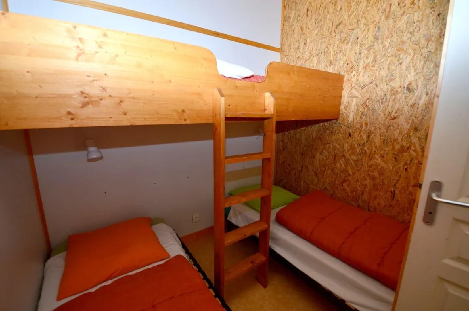 Chalet With 2 Bedrooms in Les Tourettes, With Pool Access and Enclosed