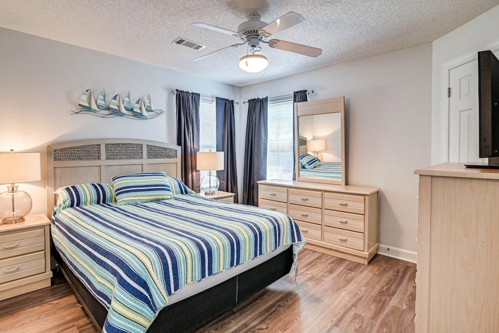 Murrells Inlet Condo w/ Pool Access, Near Beach!