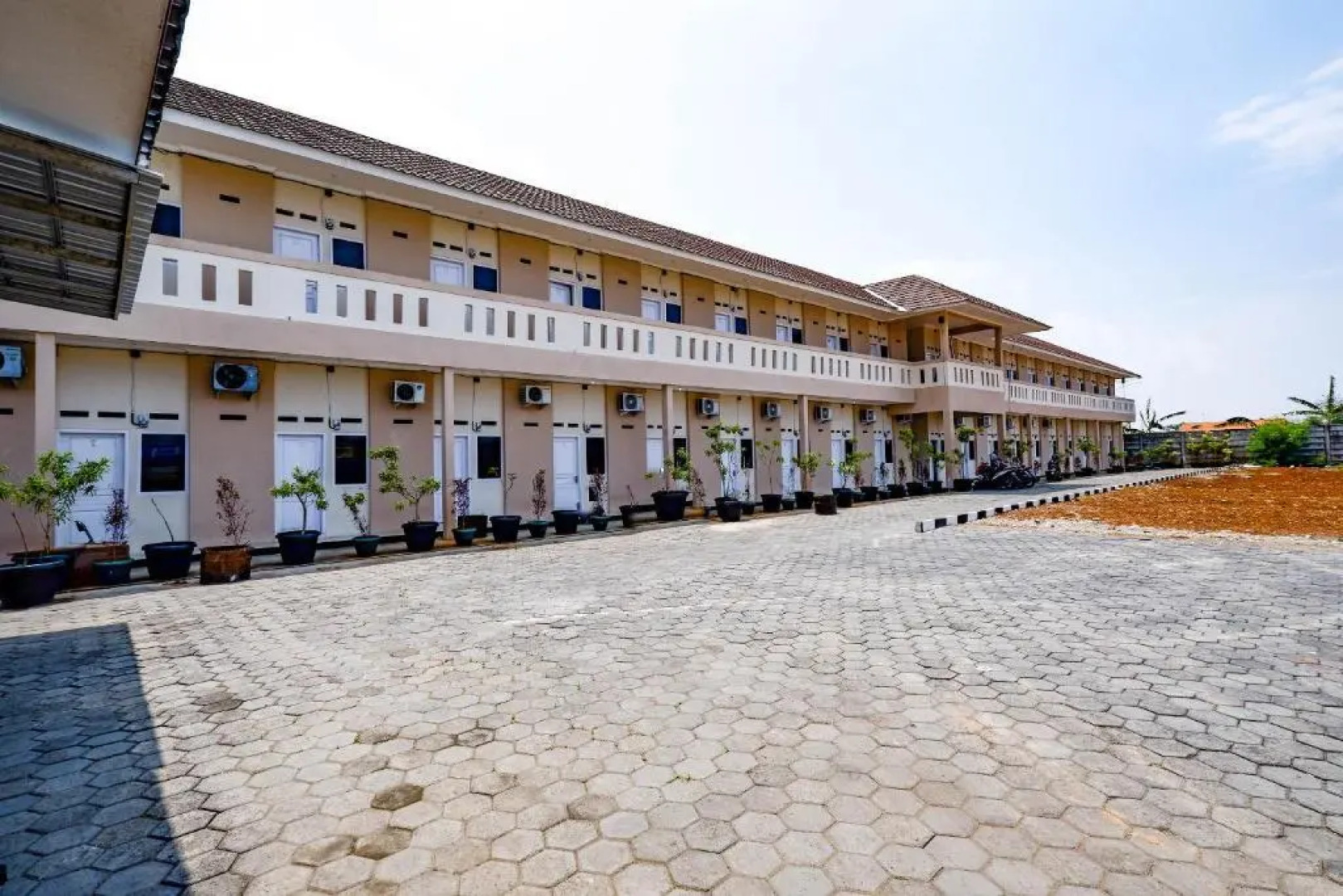 SPOT ON 2027 Putri Guest House Syariah