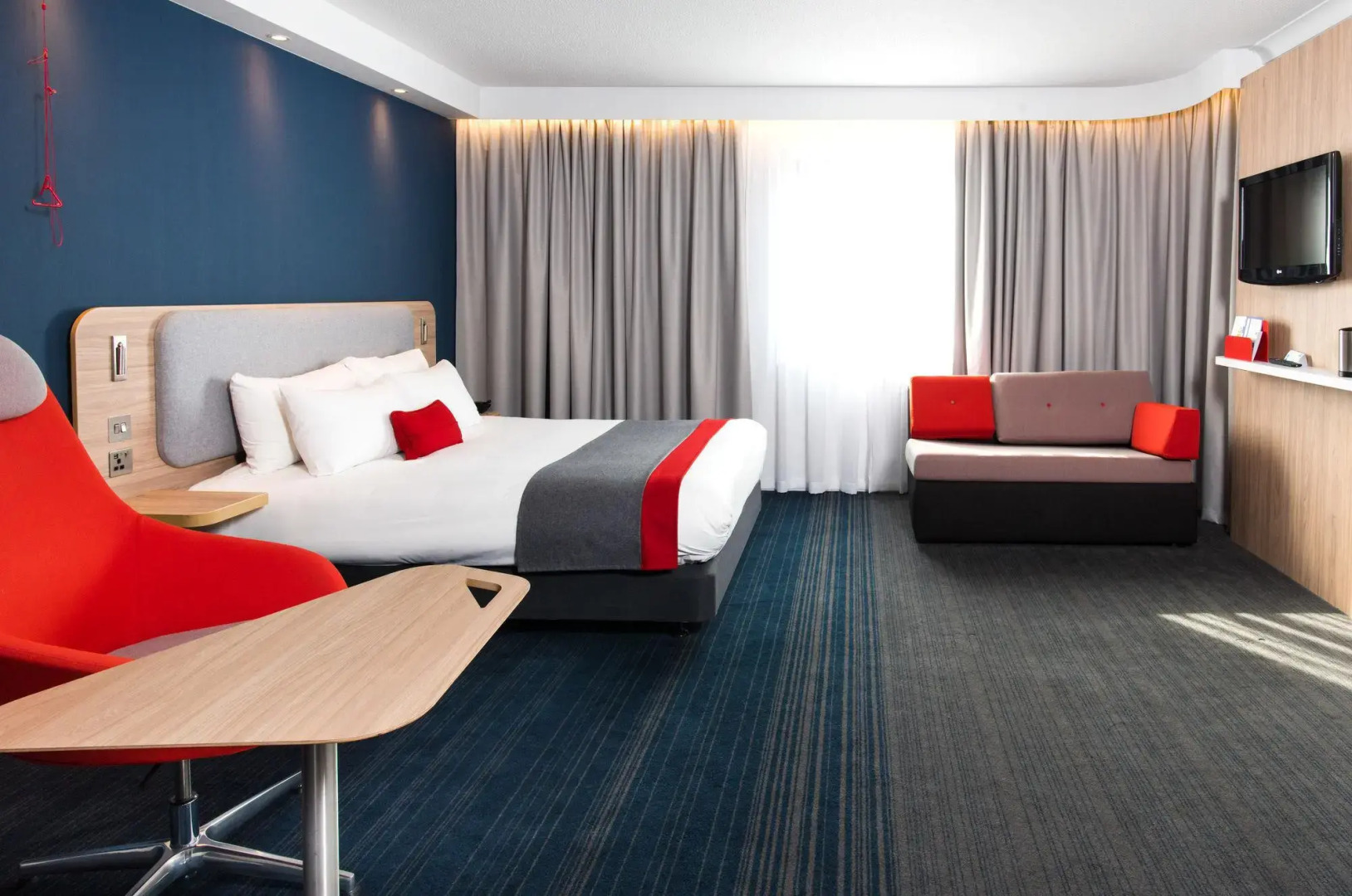 Holiday Inn Express London Luton Airport by IHG