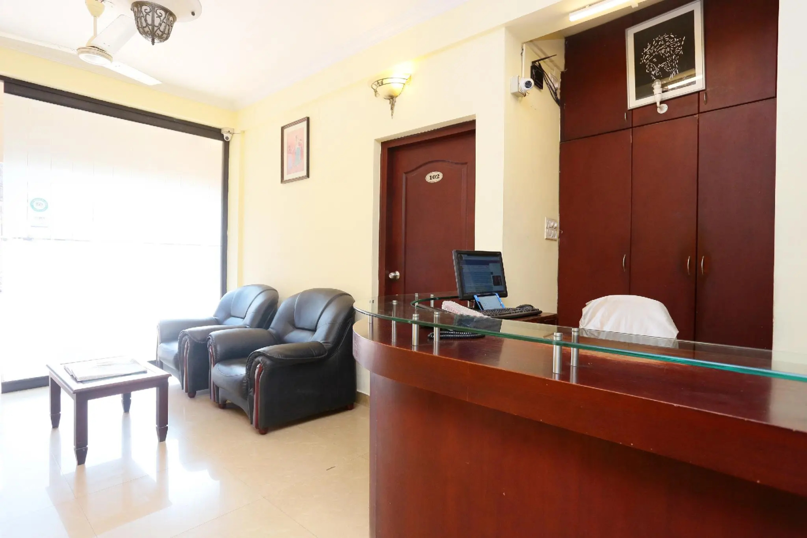 OYO 24453 Day Springs