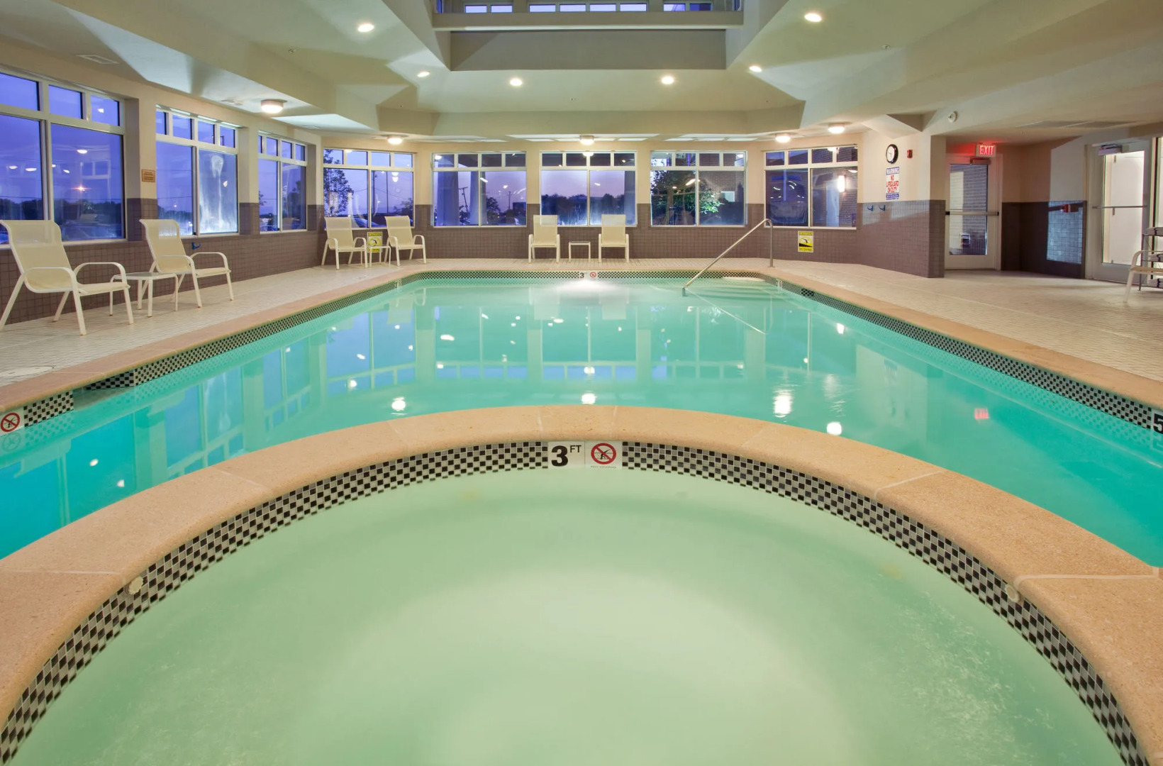 Holiday Inn Express Hotel & Suites Kansas City - Grandview by IHG