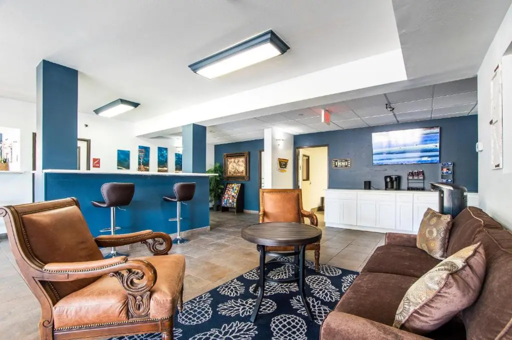 The Vistas 119 Modern studio with full kitchen 1st floor great location