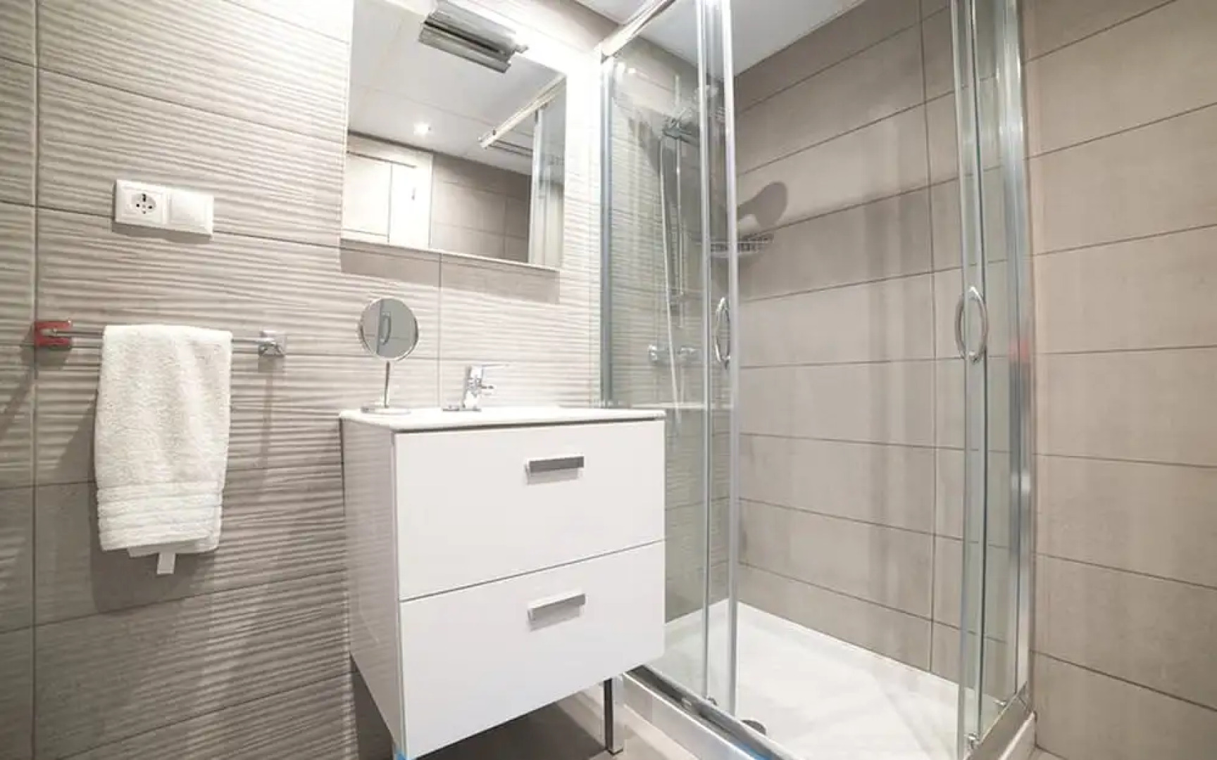 Myramar | 7 Pax | Parque de Poniente | 4724-KPAW