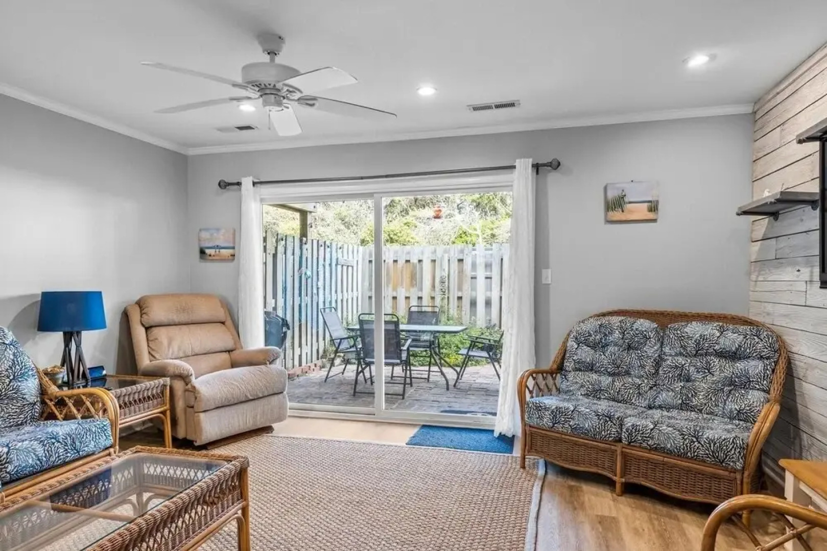 Sand Dollars & Sunshine 2 Bedroom Condo by Redawning