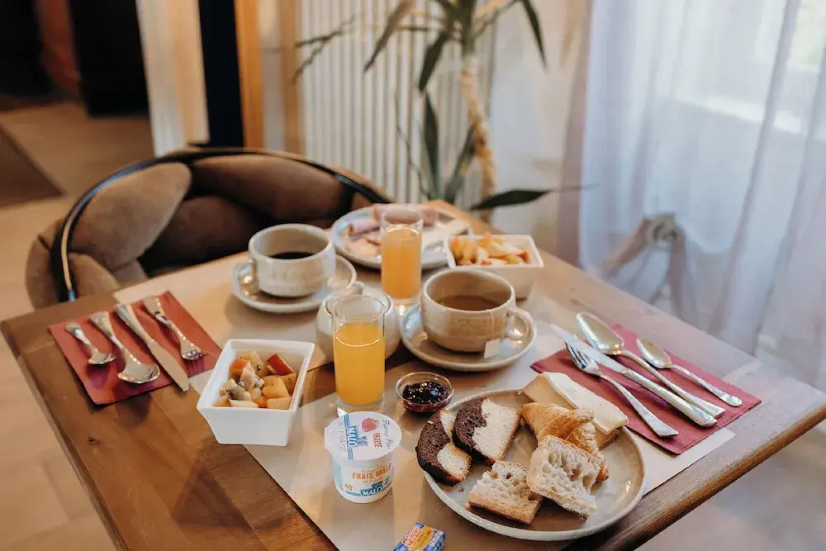 Hôtel Le Chatellier – Piscine chauffée d’avril à octobre
