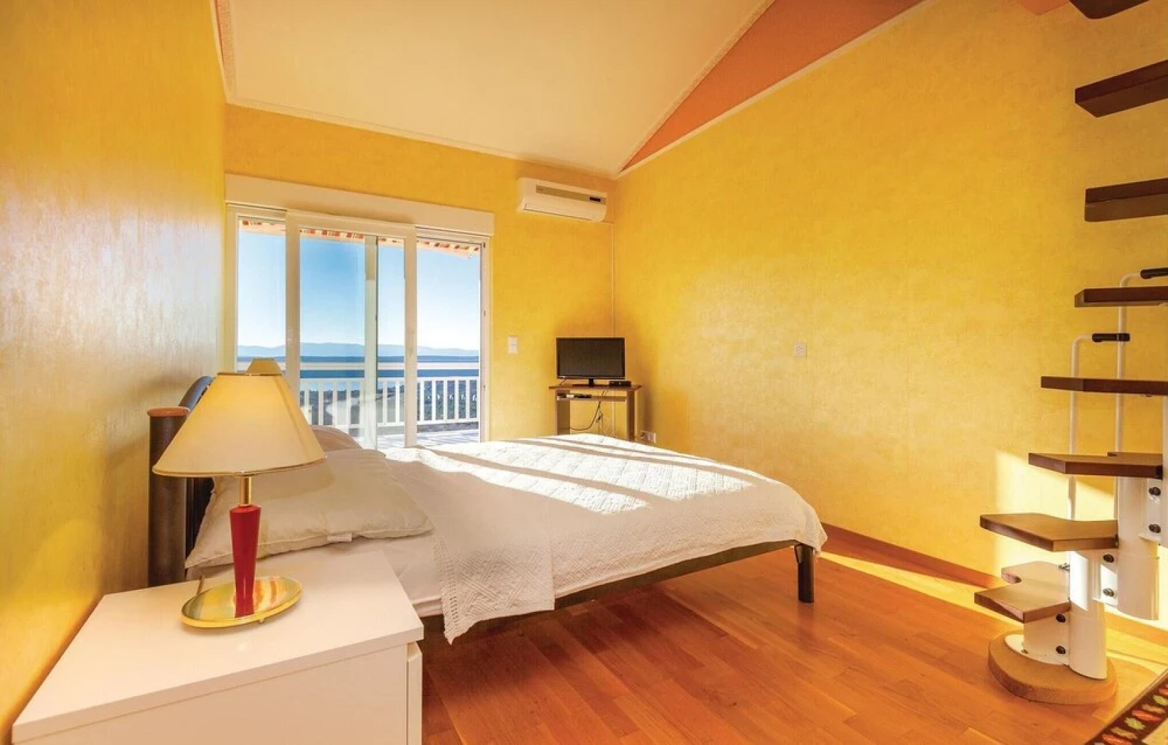 Nice Home in Jadranovo With Sauna, Wifi and 5 Bedrooms