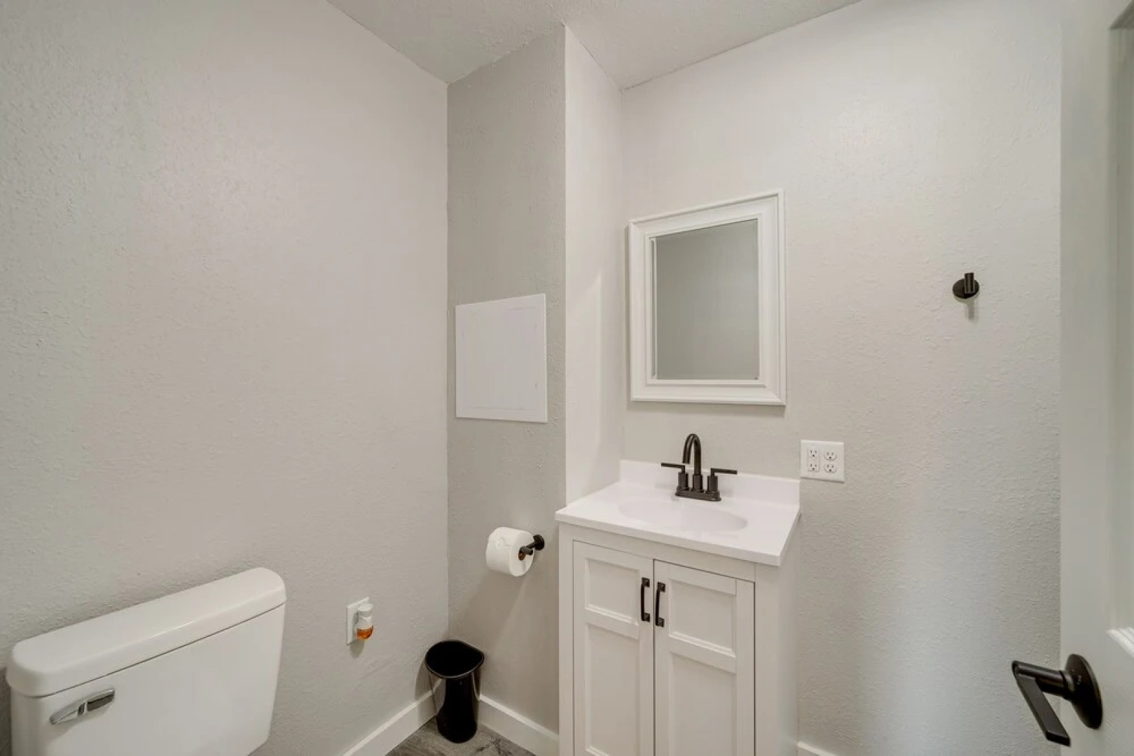 Waterfront Grove Retreat w/ Dock: 'cedar Ridge'