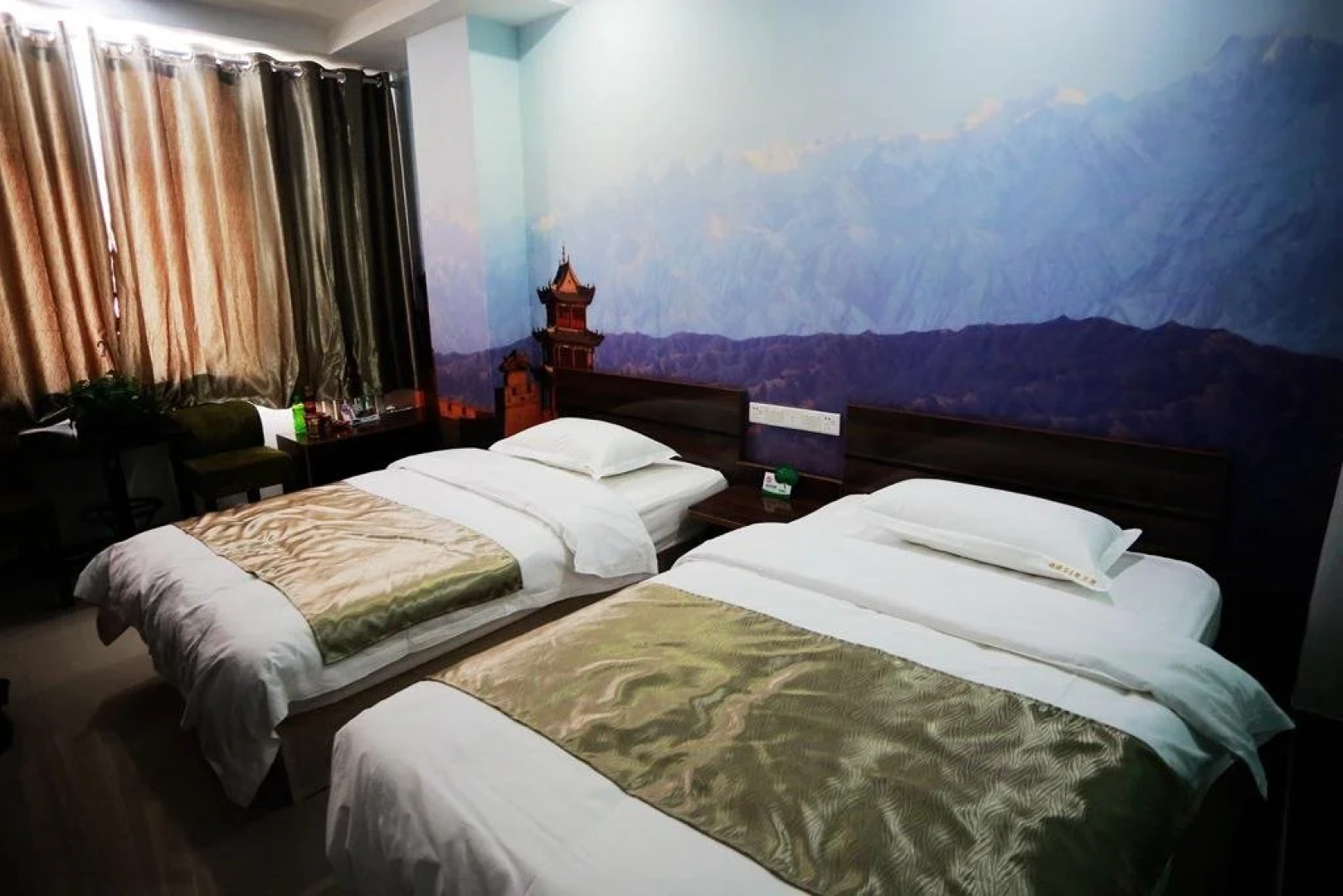 Jiayuguan City Hard Rock Hotel art theme