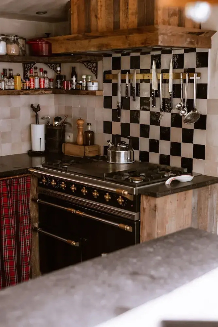 La Petite For t Antique Countryside Greenhouse