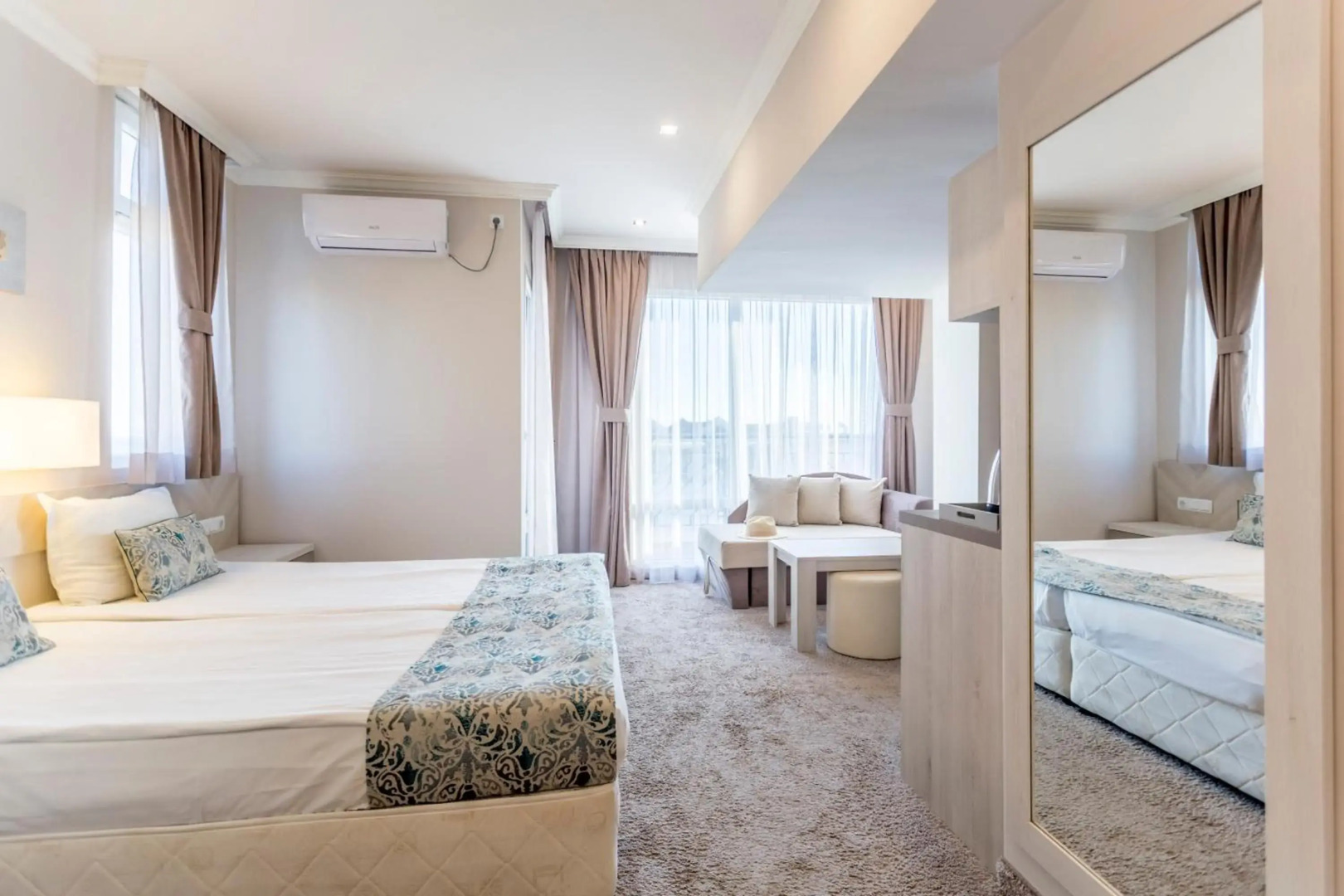 Selena Beach Family Hotel