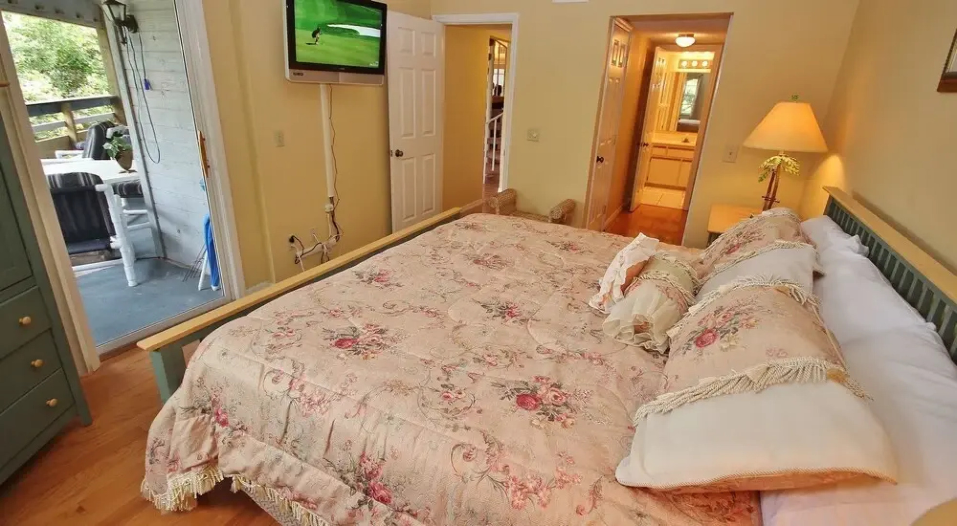 Sea Woods 270 Apartment 3