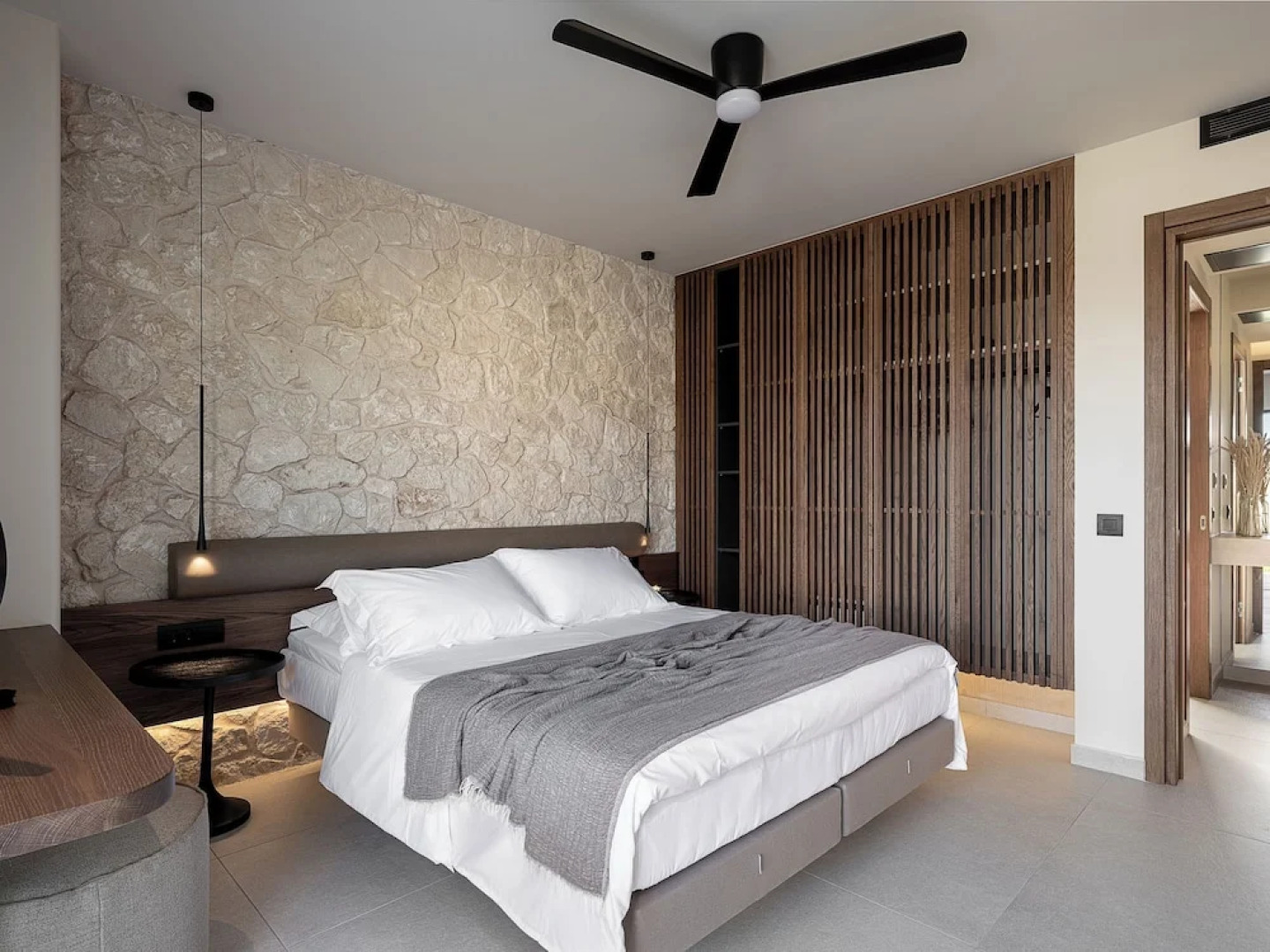 Pnoe Sea Front Experience