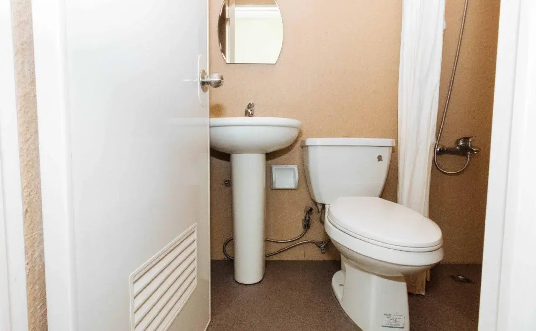 Hotel Rosemarie by Reddoorz