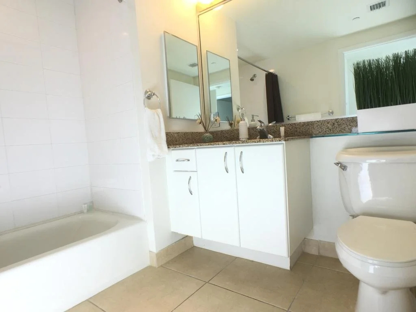 Miami 4Days - One Broadway