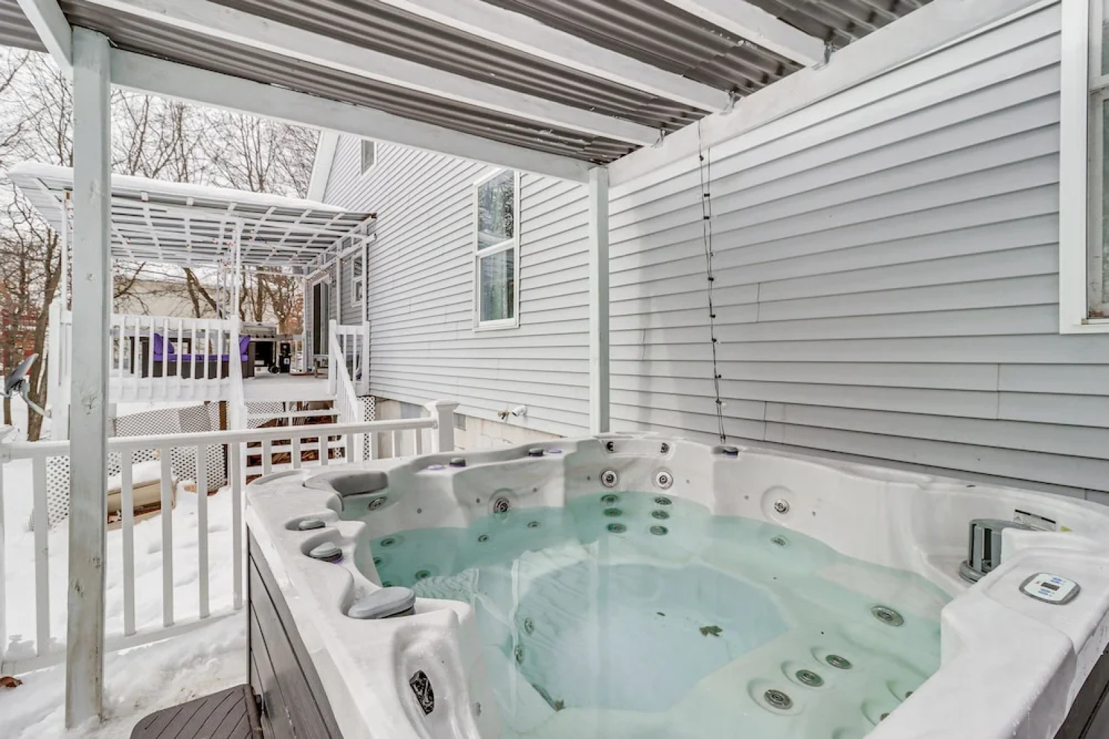 Long Pond Home w/ Private Hot Tub & Game Room