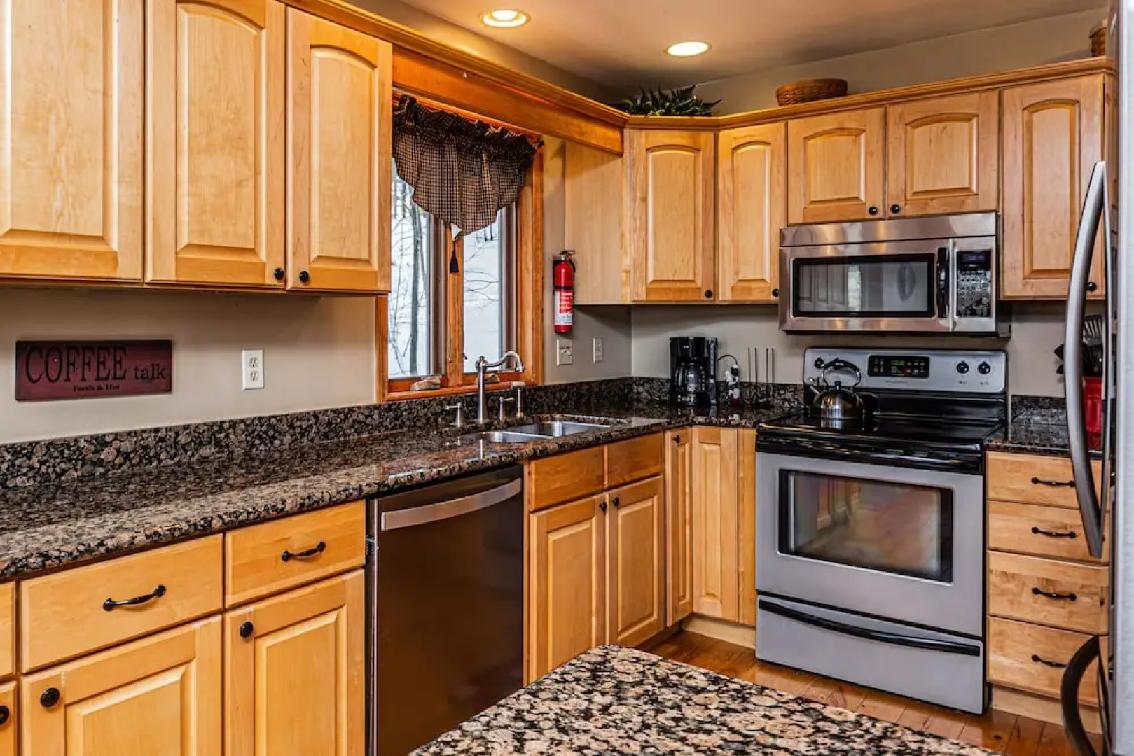 Rocky Adventures Five Bedroom Holiday Home