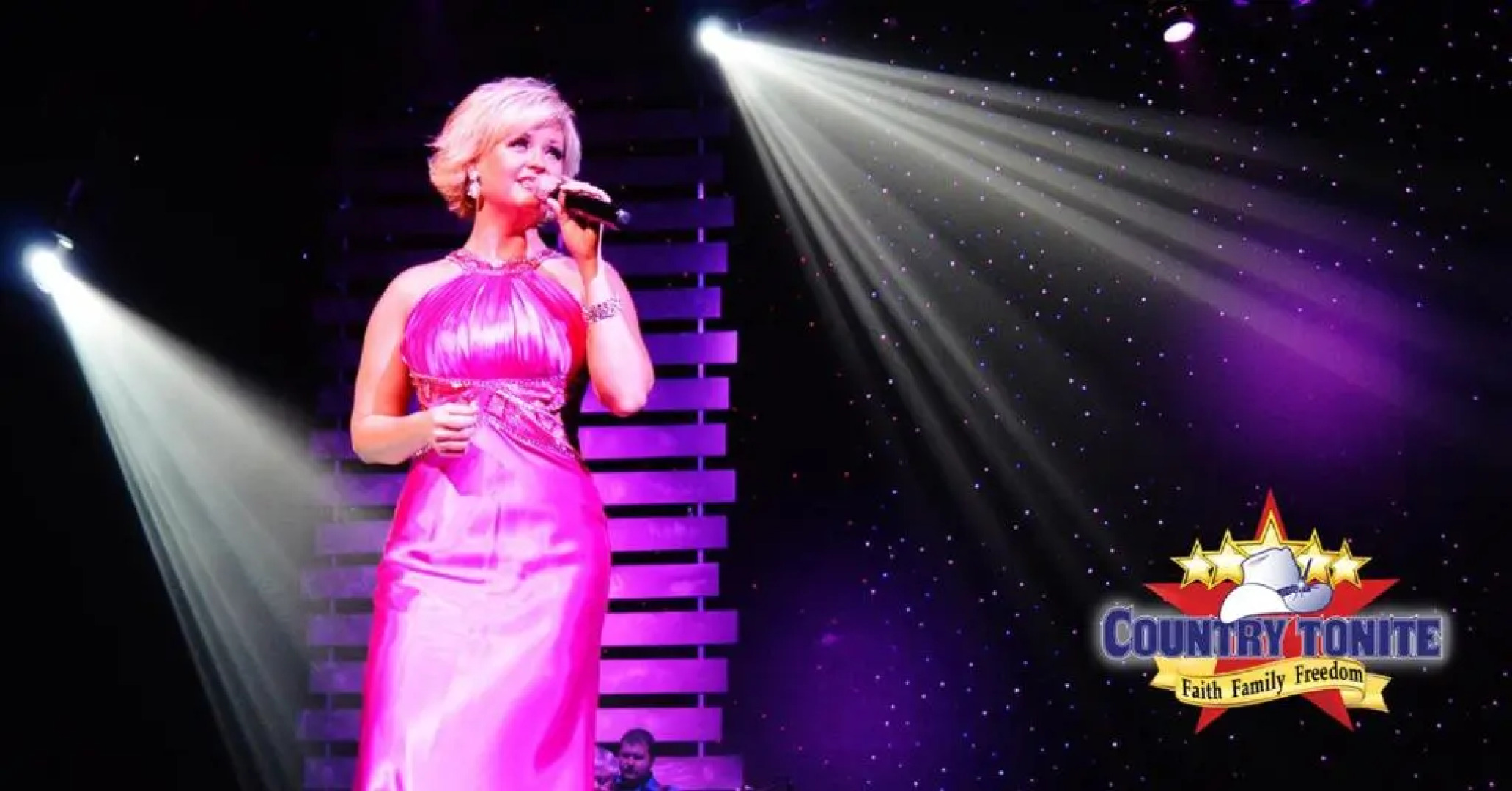 Orchard Hideaway, 3 Bedrooms, Fireplace, WiFi, Gas Grill, Sleeps 6