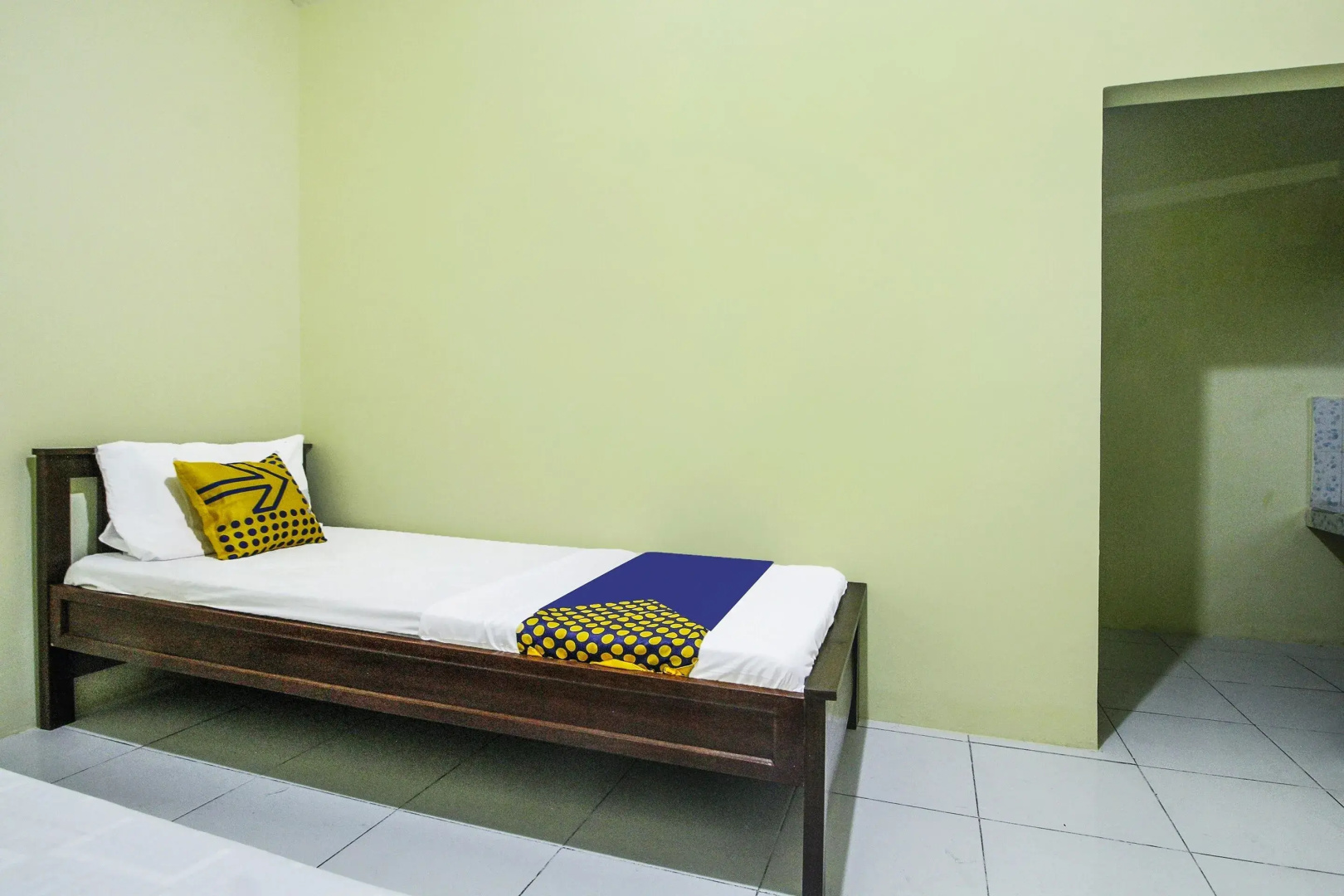 OYO Life 91606 Nadin Guest House Syariah
