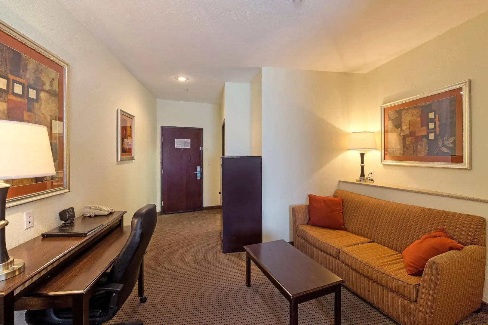 Comfort Suites University