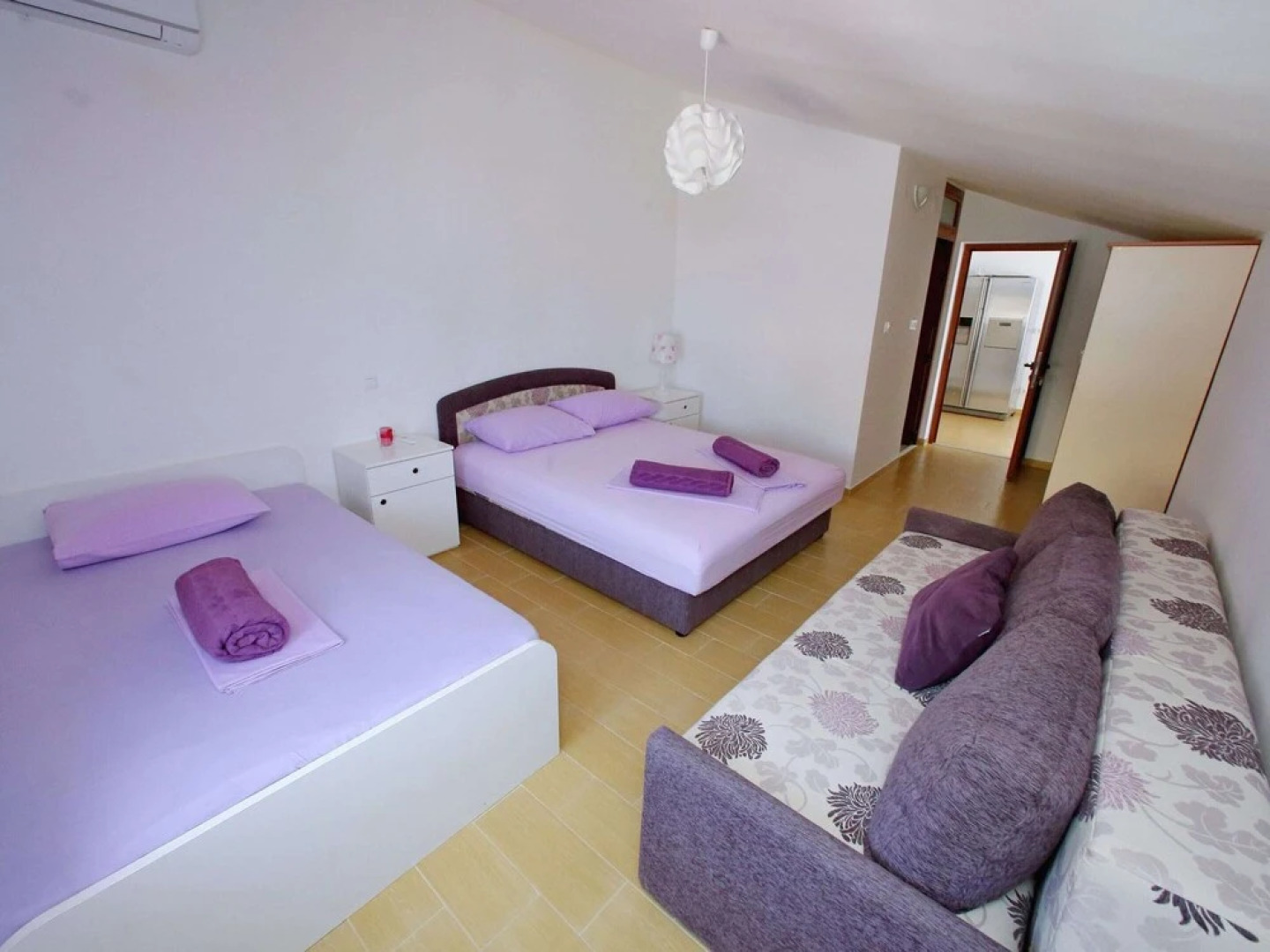 Fantastic Holiday Home With Amazing Garden, Private Pool, Directly on the Beach