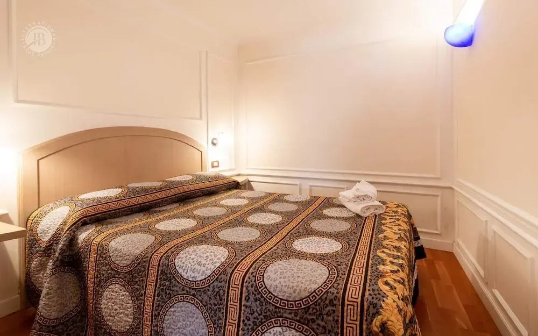 Villa Paradise-sleeps 20-pool-sea Views-pets