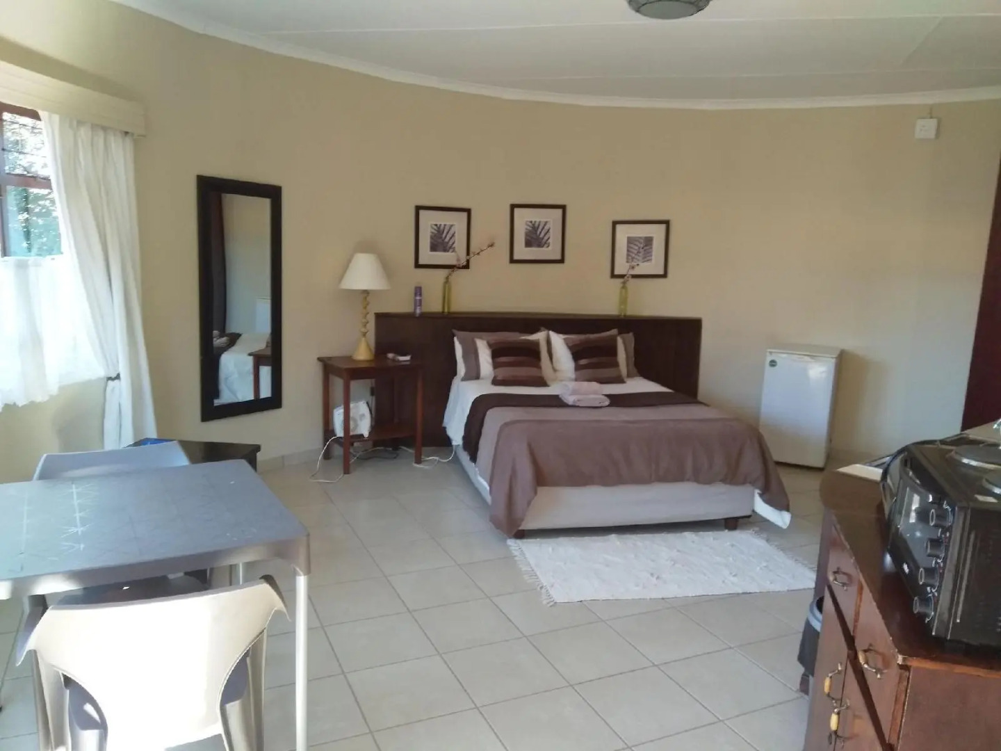 Khokha Moya Guest House