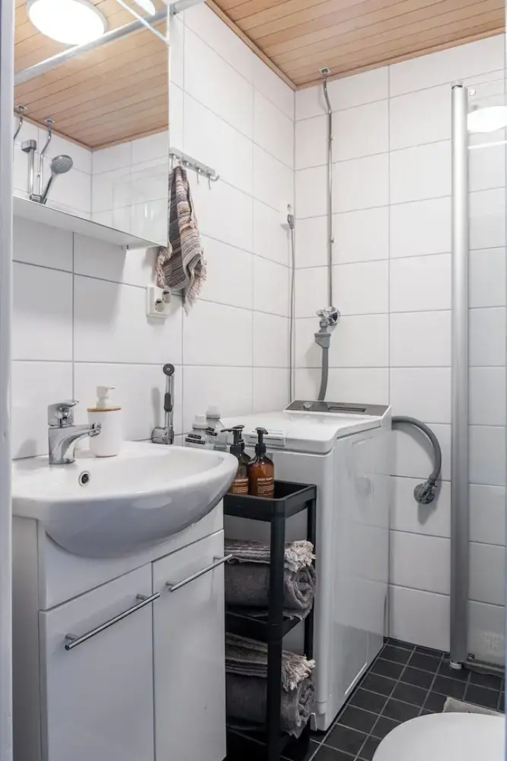 Bright & Cozy, Renovated Studio in the Center