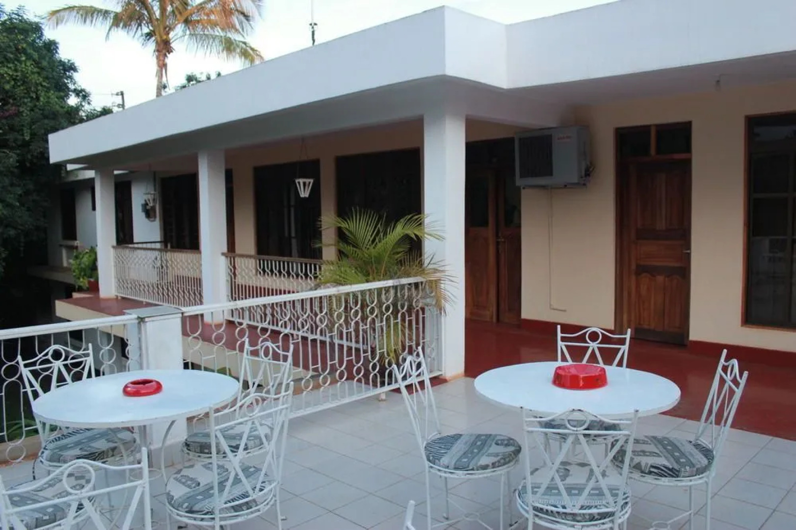 The Pink Daisy Bed and Breakfast