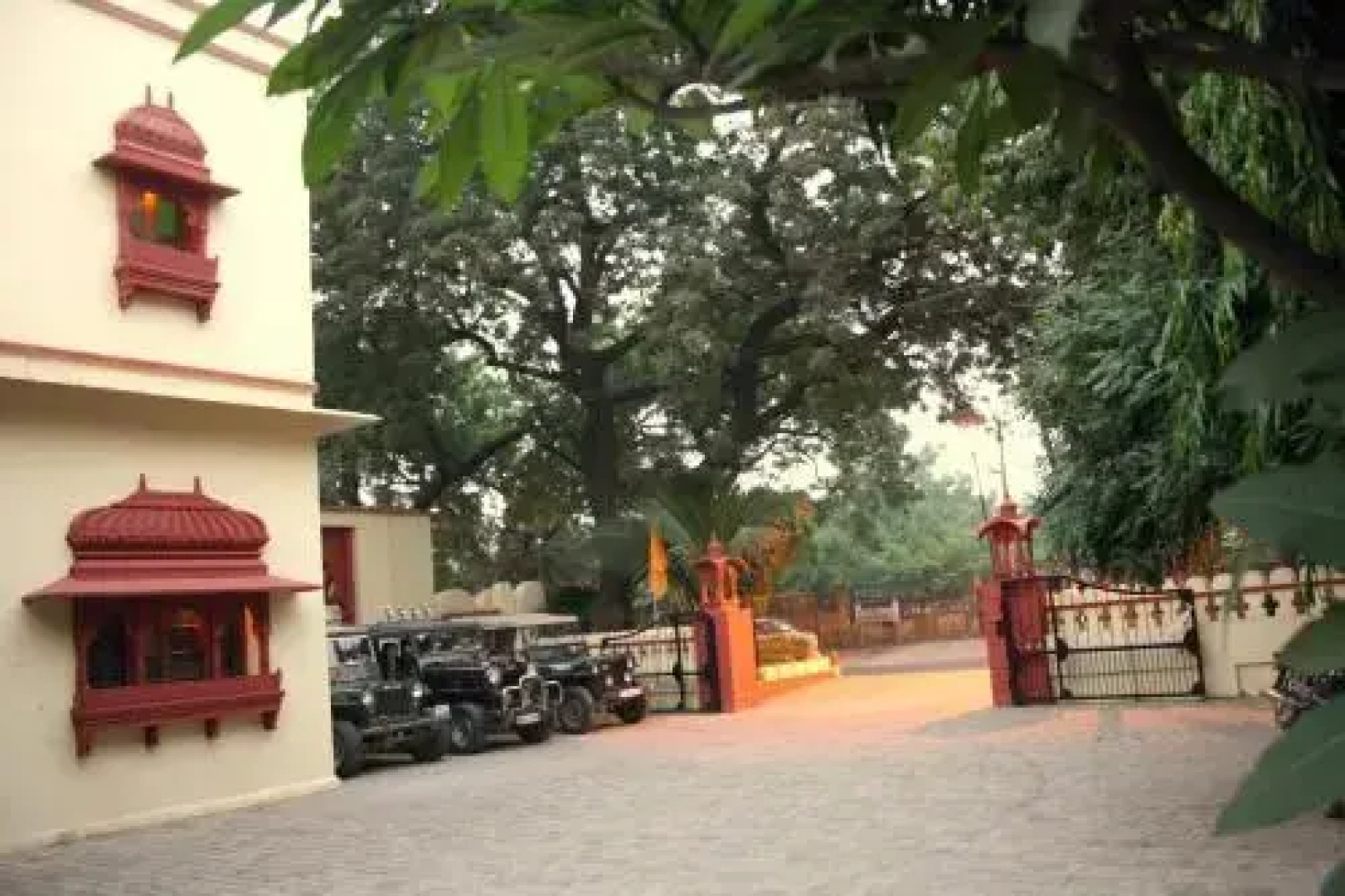 Ishwari Niwas Palace