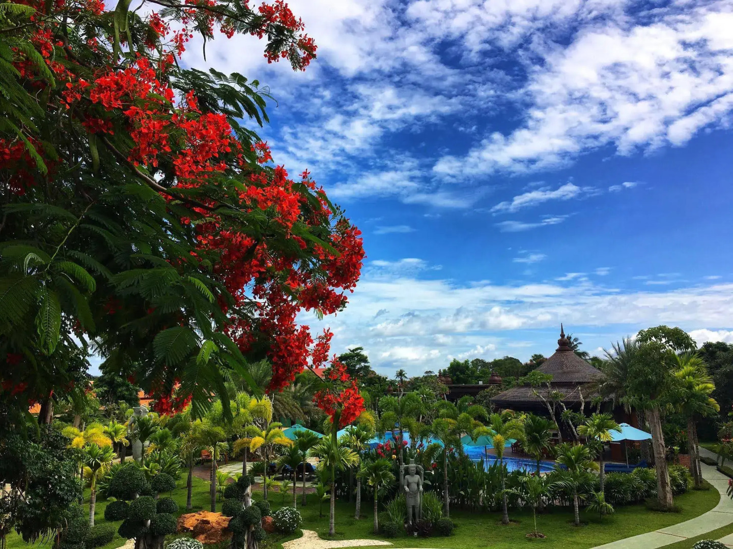 Try Palace Resort & Spa