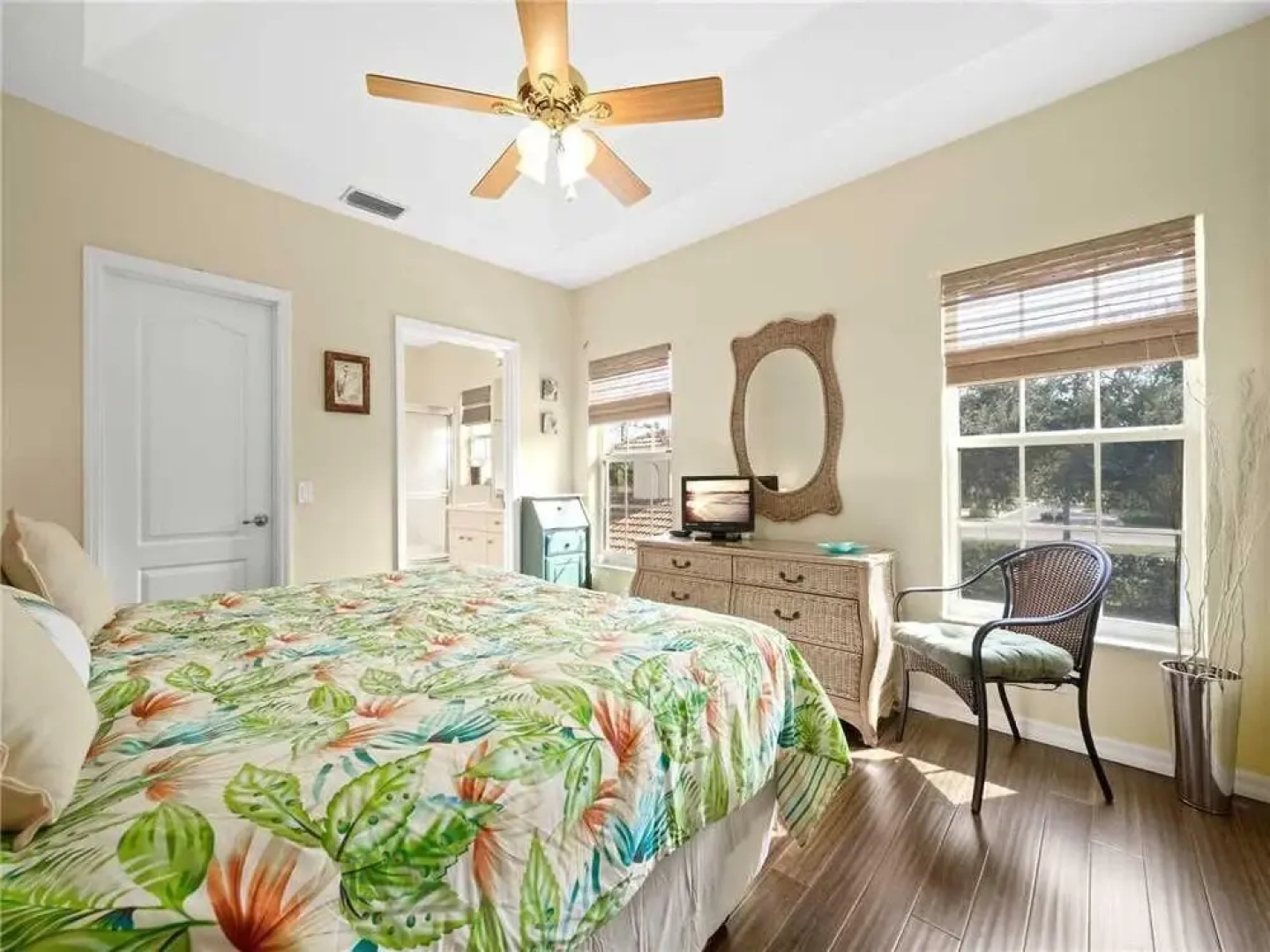 L'Pavia - Two Bedroom Condo