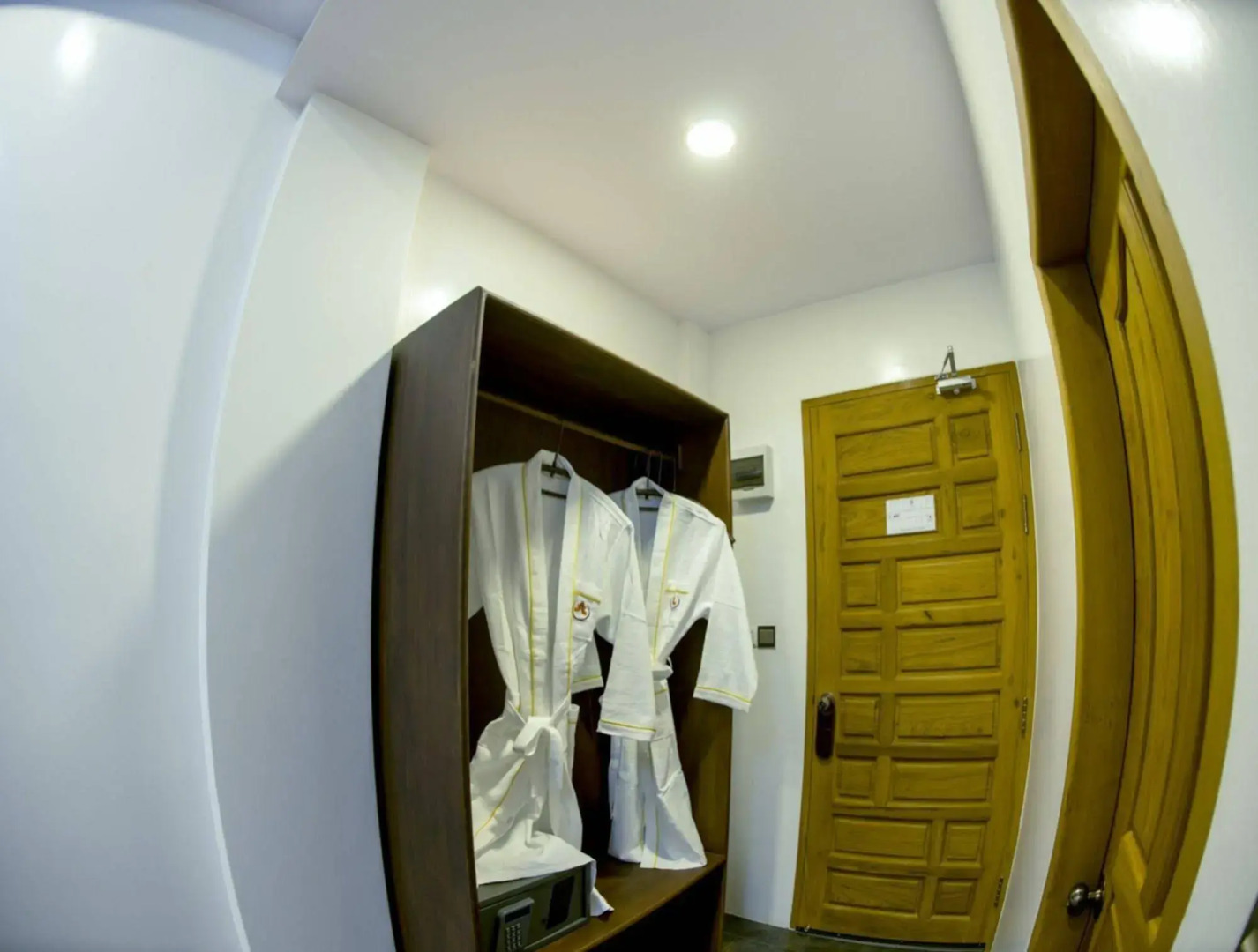 Yadanarpon Dynasty Hotel