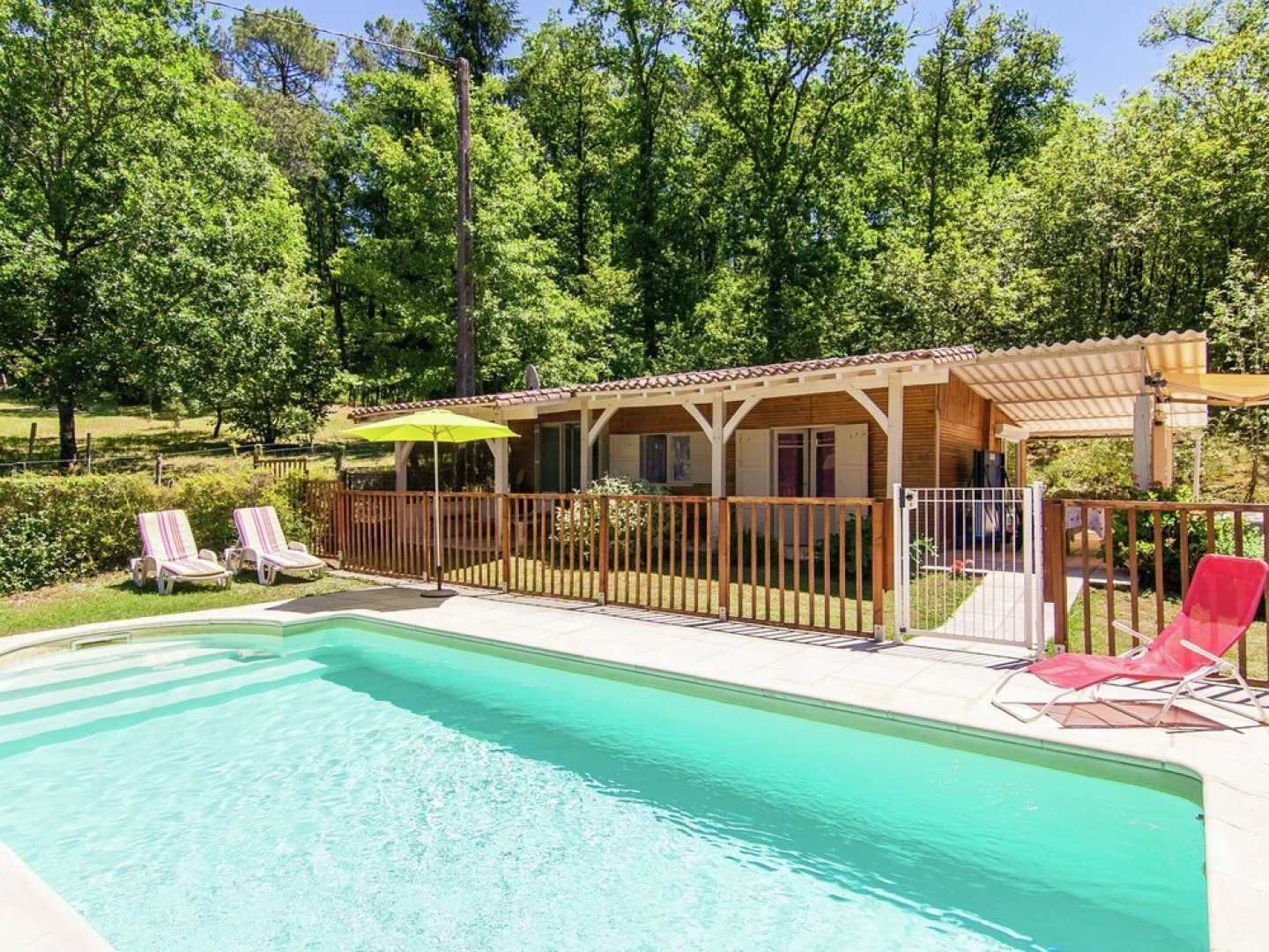 Modern Chalet in Neuvic with Private Swimming Pool