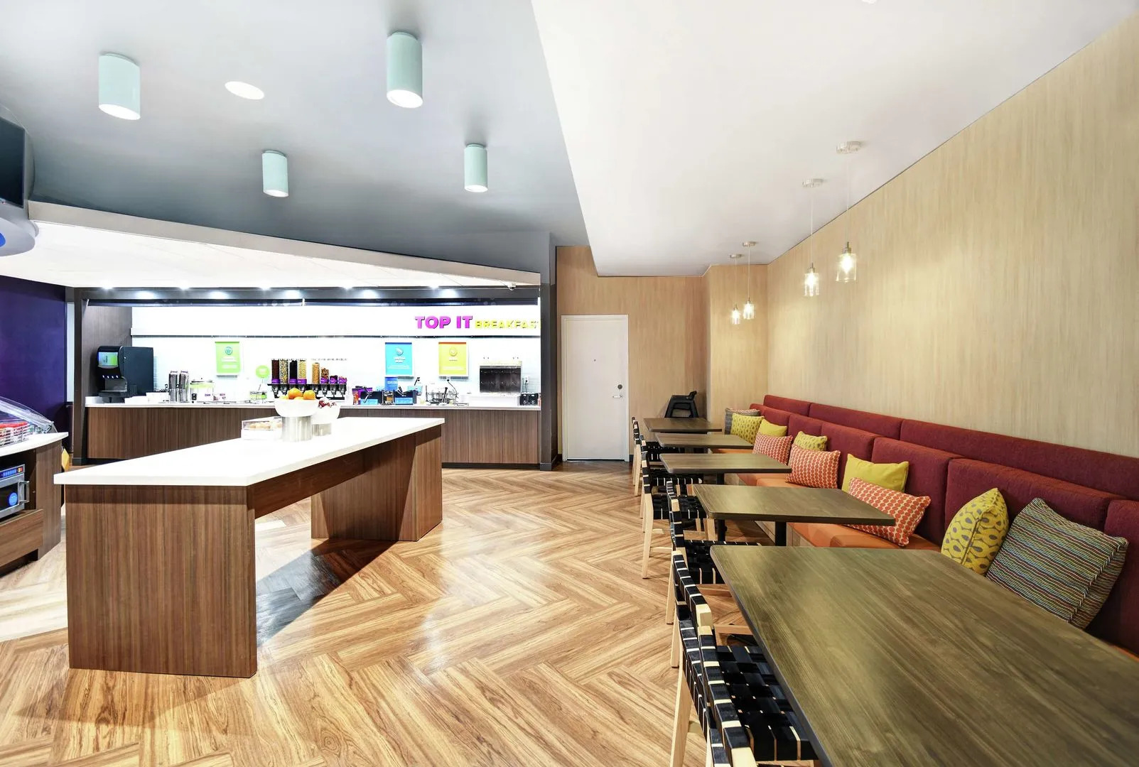 Tru by Hilton Grand Rapids Airport